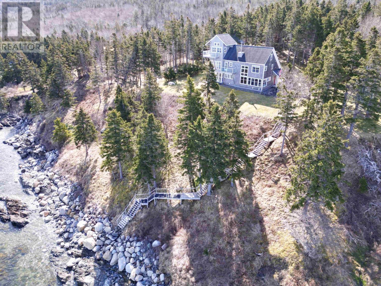 6950 Highway16, Halfway Cove, Nova Scotia