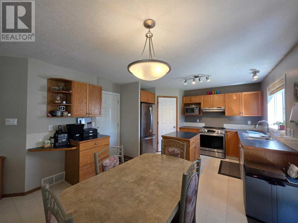 296 Red Crow Boulevard W, Lethbridge, Alberta  T1K 7J7 - Photo 11 - A2220485