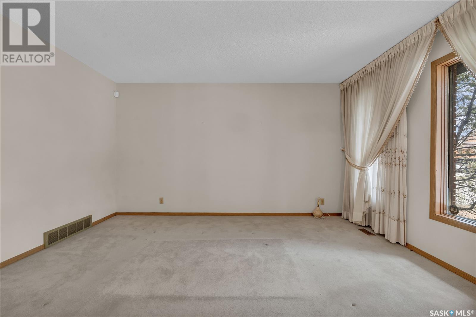 Property at 2822 Kutarna CRESCENT image 4