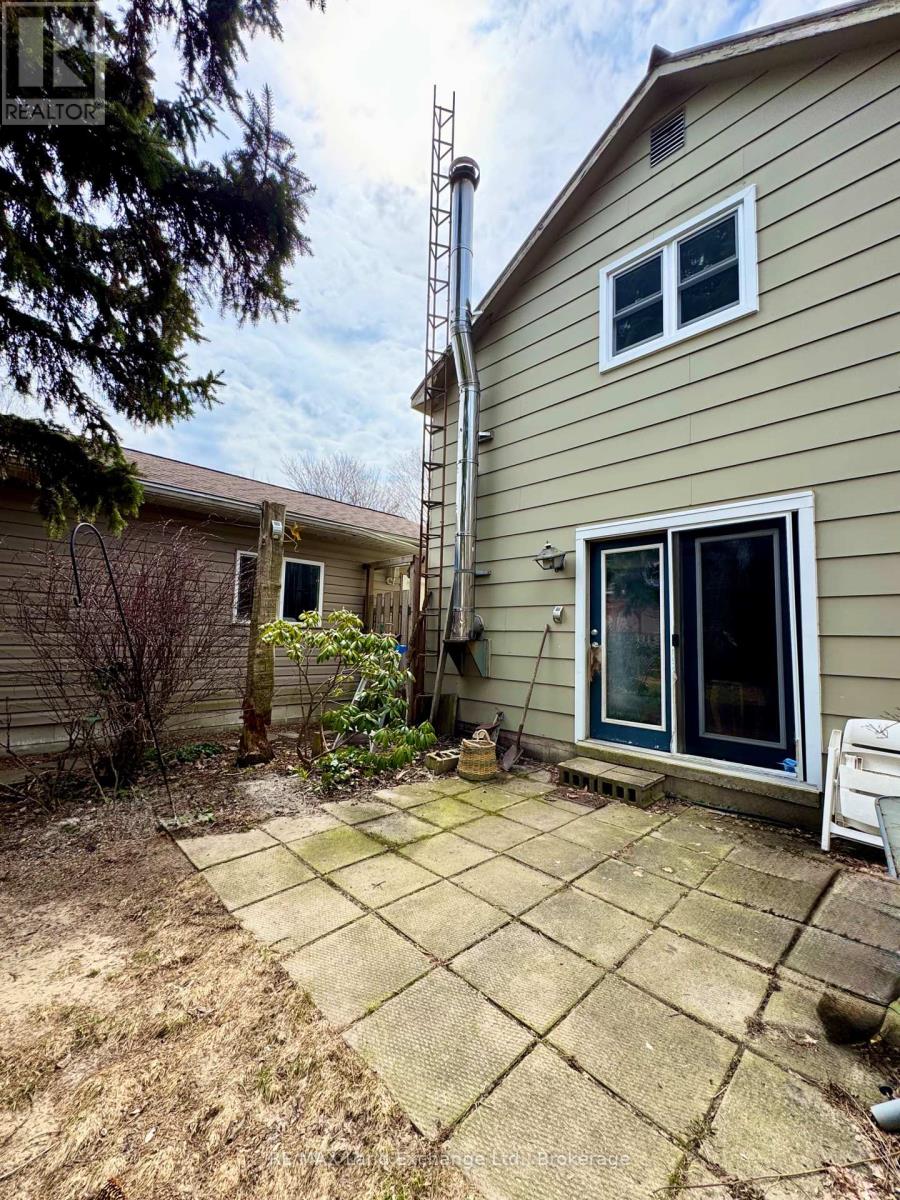 677 Louis Street, Saugeen Shores, Ontario  N0H 2C4 - Photo 18 - X12081610