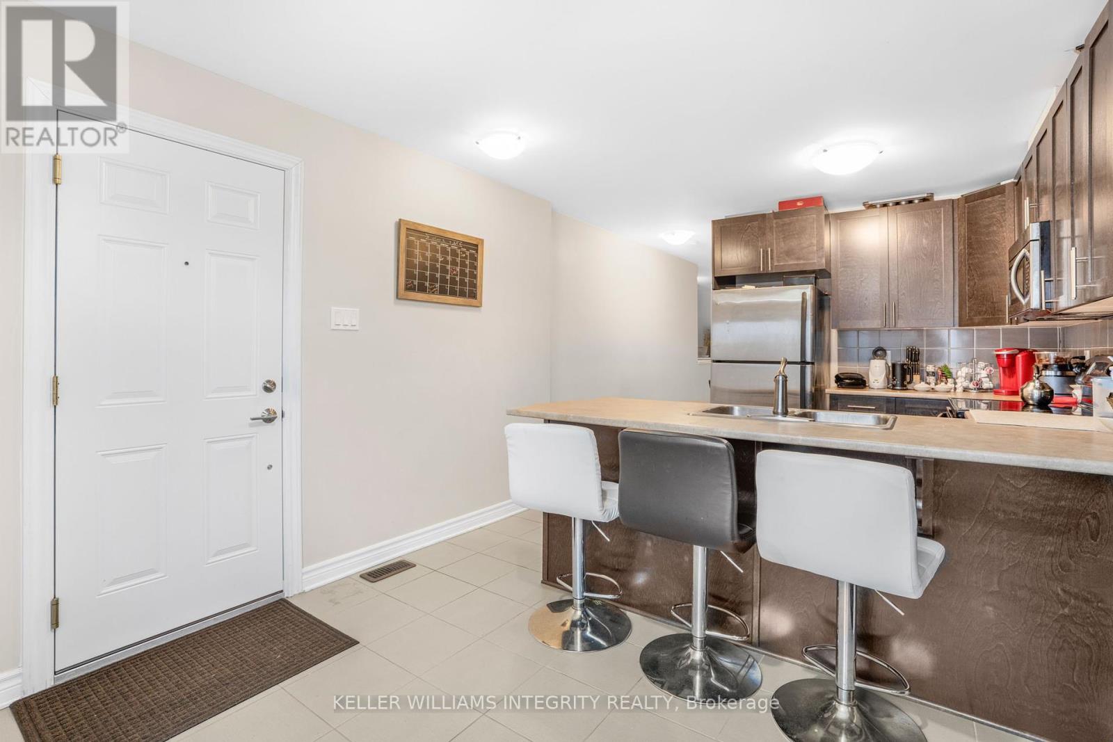 18 - 176 Den Haag Drive, Ottawa, Ontario  K1K 2V7 - Photo 11 - X12081267
