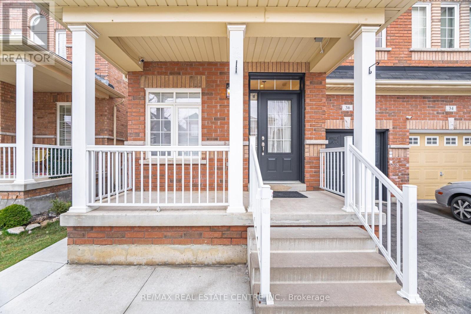 36 Callalily Road, Brampton, Ontario  L7A 0M2 - Photo 3 - W12146437