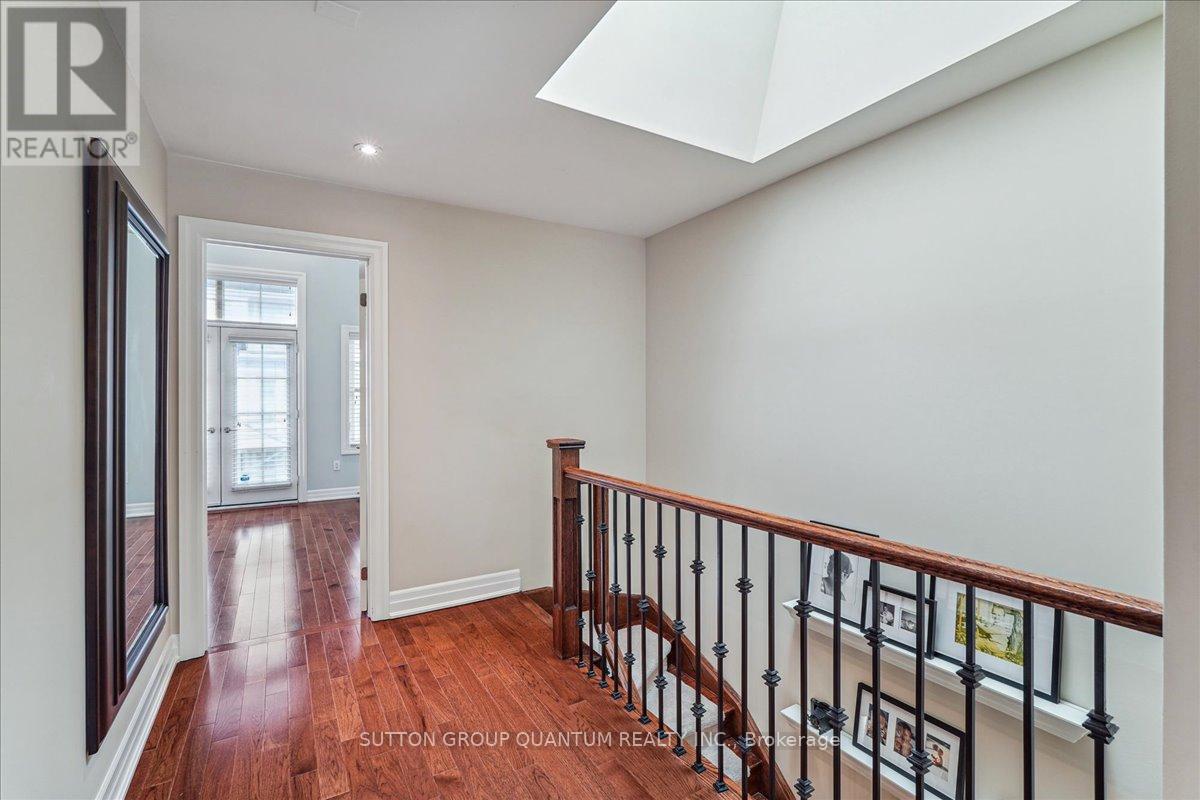 2378 Marine Drive, Oakville, Ontario  L6L 1C4 - Photo 13 - W12146470