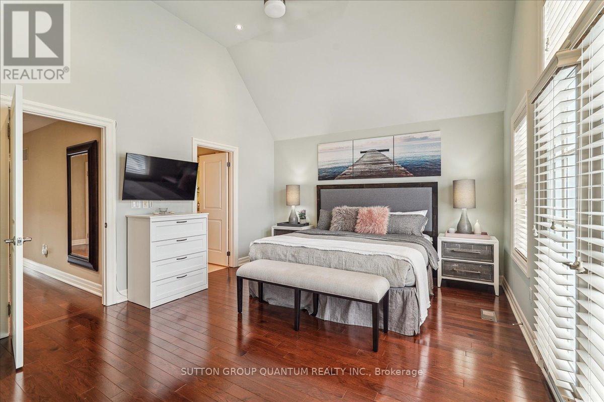 2378 Marine Drive, Oakville, Ontario  L6L 1C4 - Photo 14 - W12146470