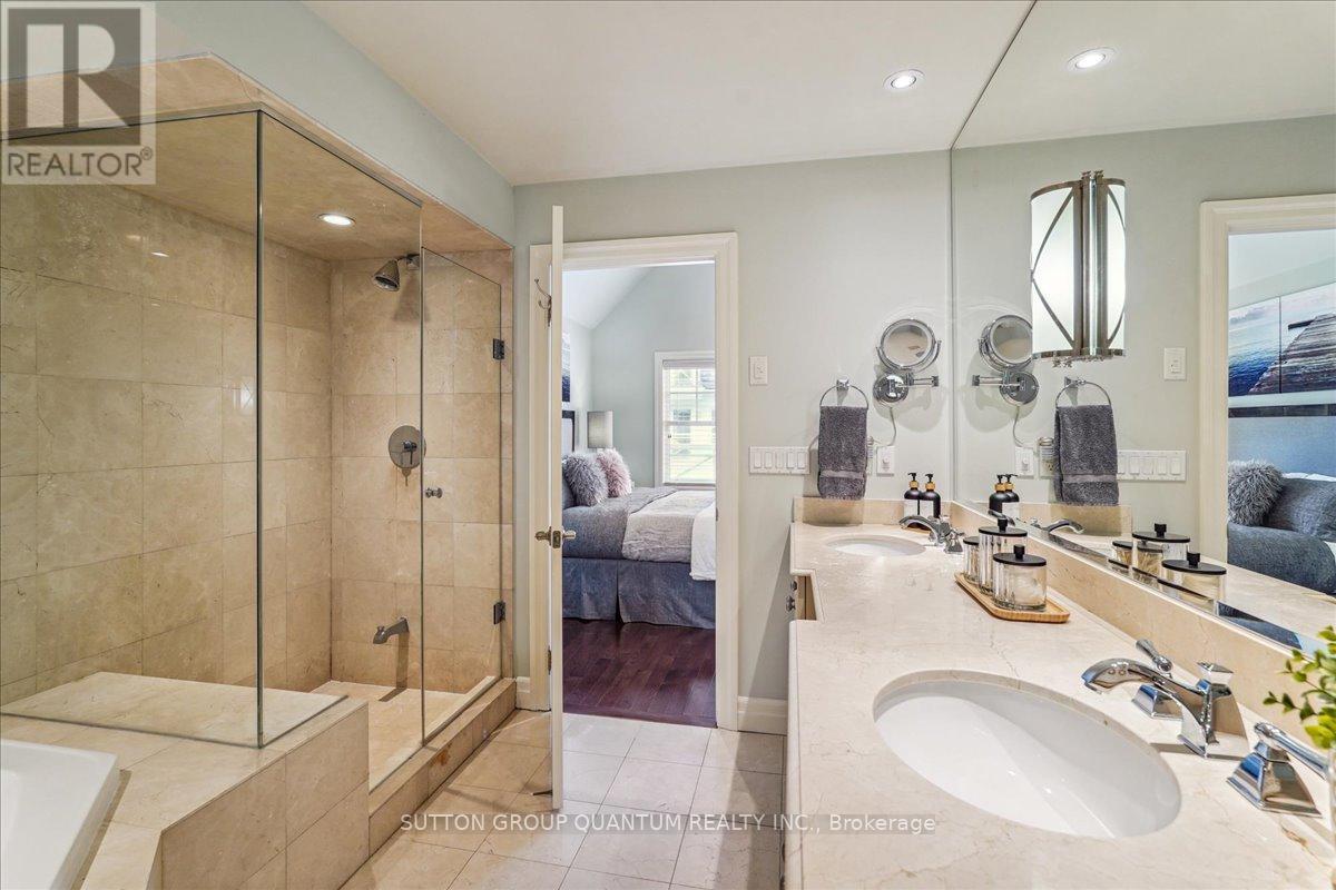 2378 Marine Drive, Oakville, Ontario  L6L 1C4 - Photo 17 - W12146470