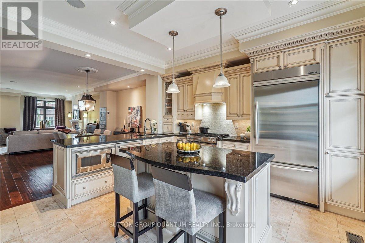 2378 Marine Drive, Oakville, Ontario  L6L 1C4 - Photo 9 - W12146470