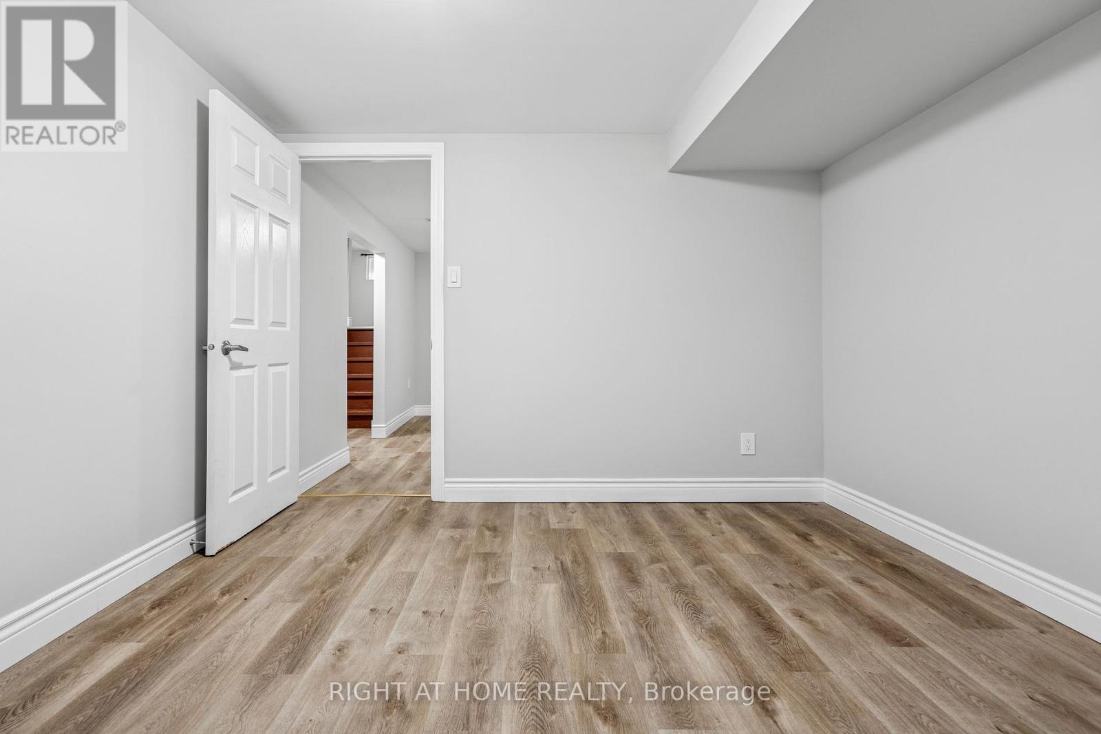 21 Ashdale Court, Barrie, Ontario  L4M 5B5 - Photo 37 - S12082592