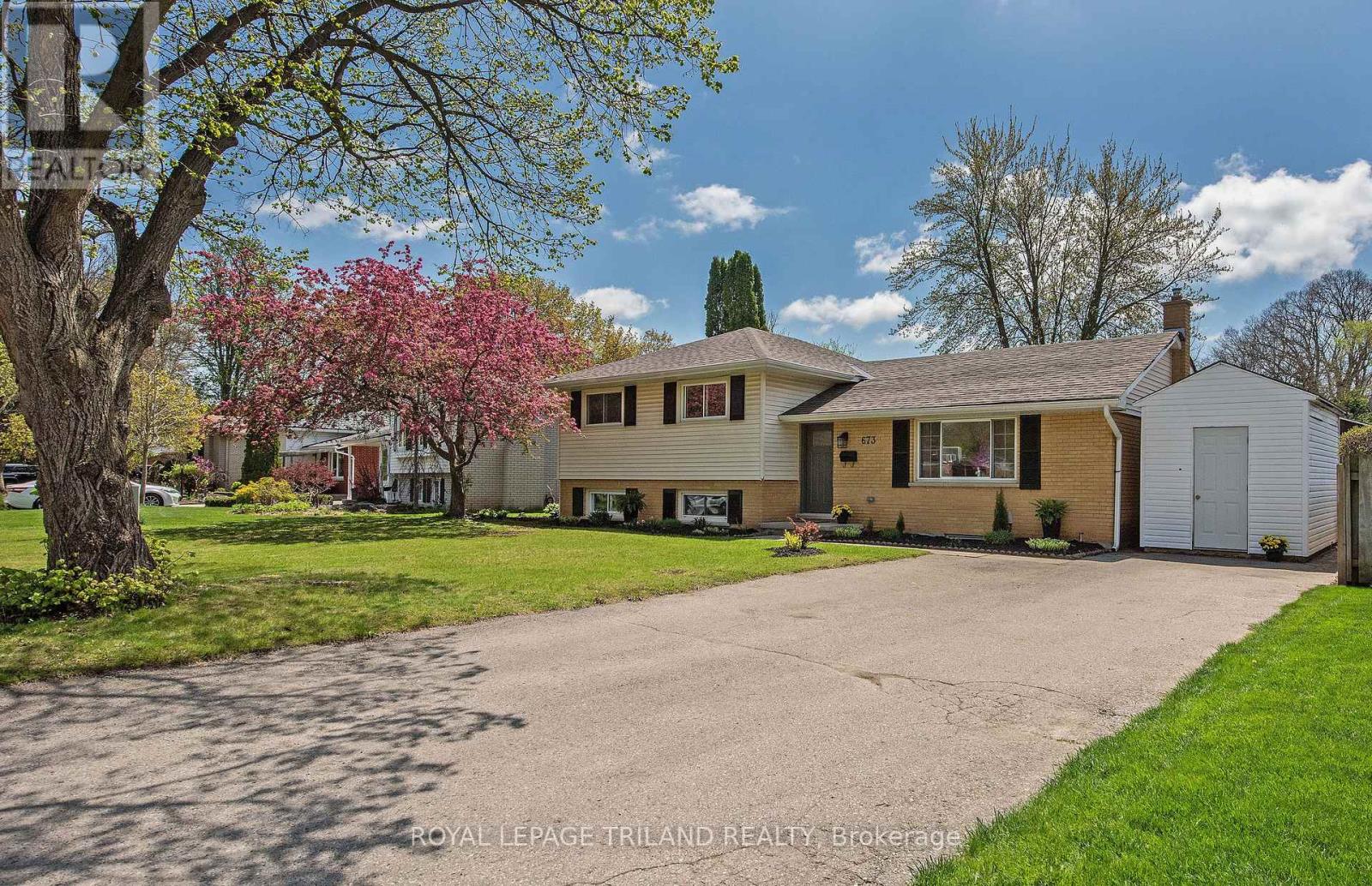 673 ALGOMA AVENUE, London North, Ontario