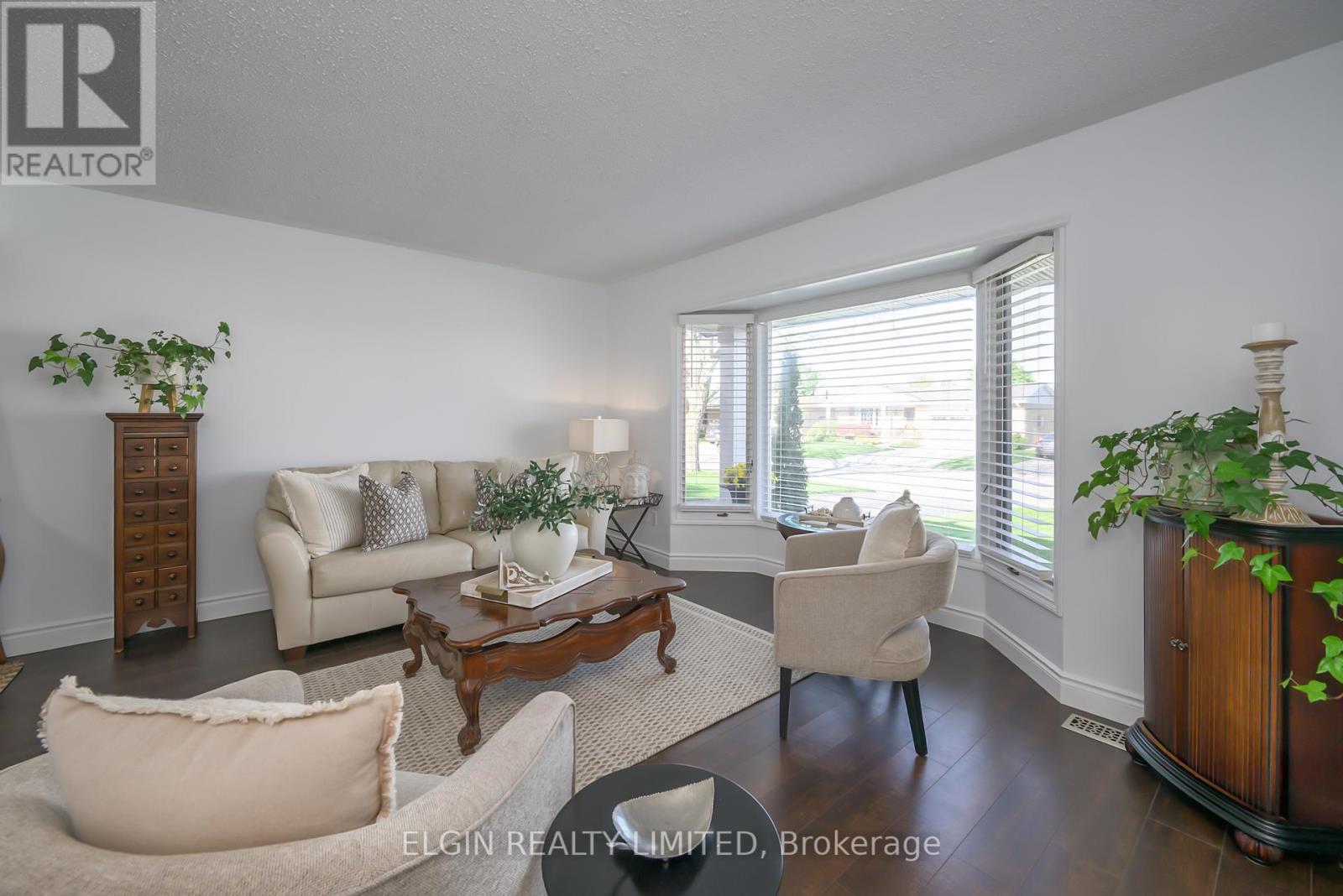 Photo 18 of 36 for 36 Luton Crescent