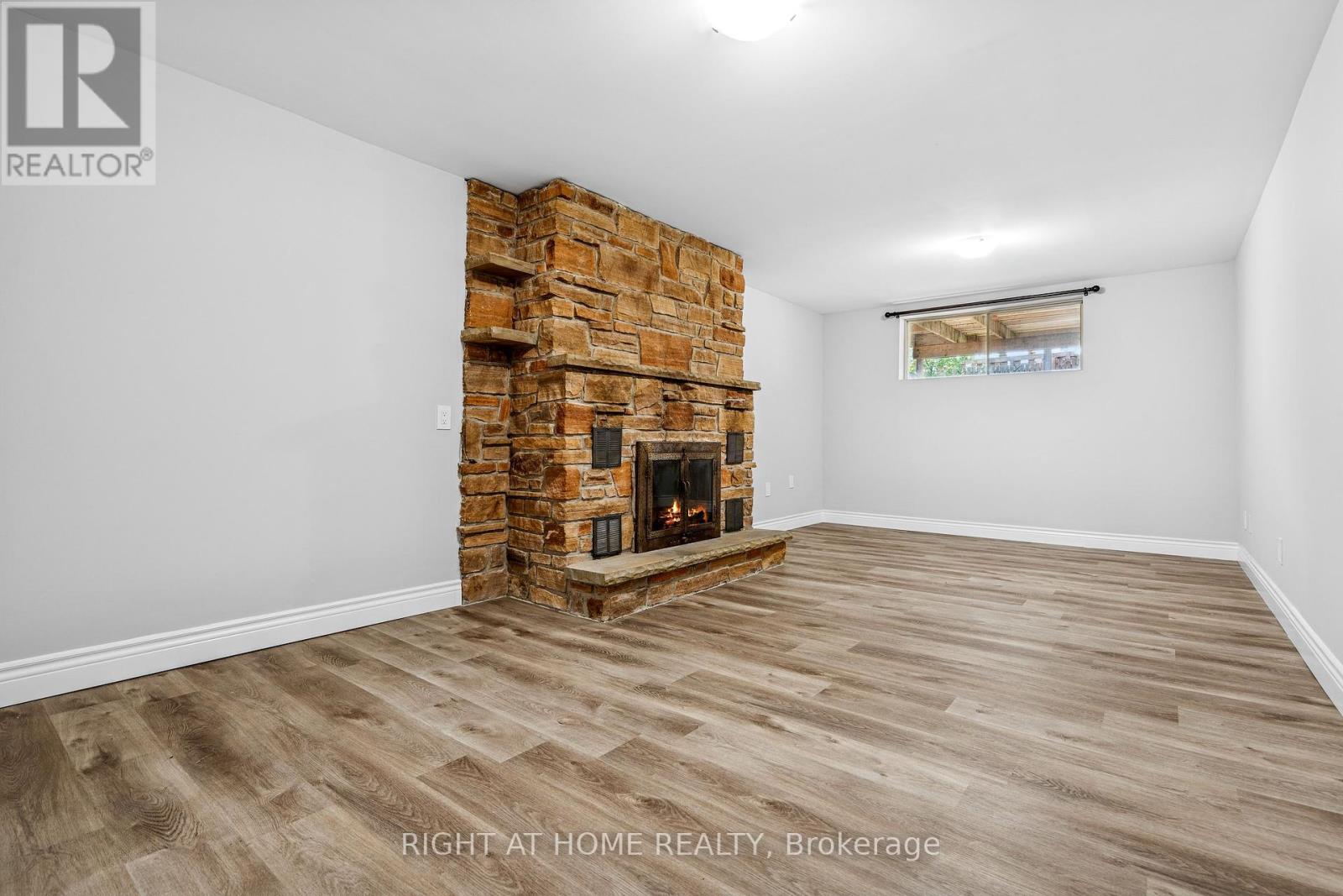 21 Ashdale Court, Barrie, Ontario  L4M 5B5 - Photo 28 - S12082592