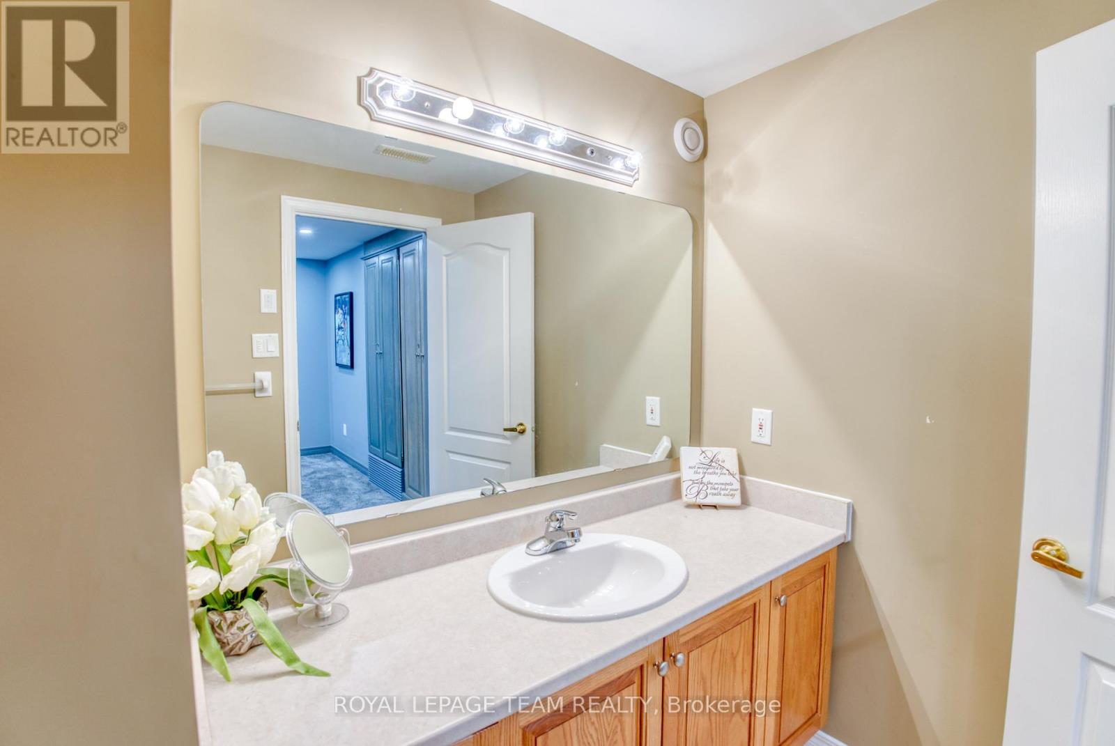 28 Cypress Gardens, Ottawa, Ontario  K2S 1N7 - Photo 44 - X12146509