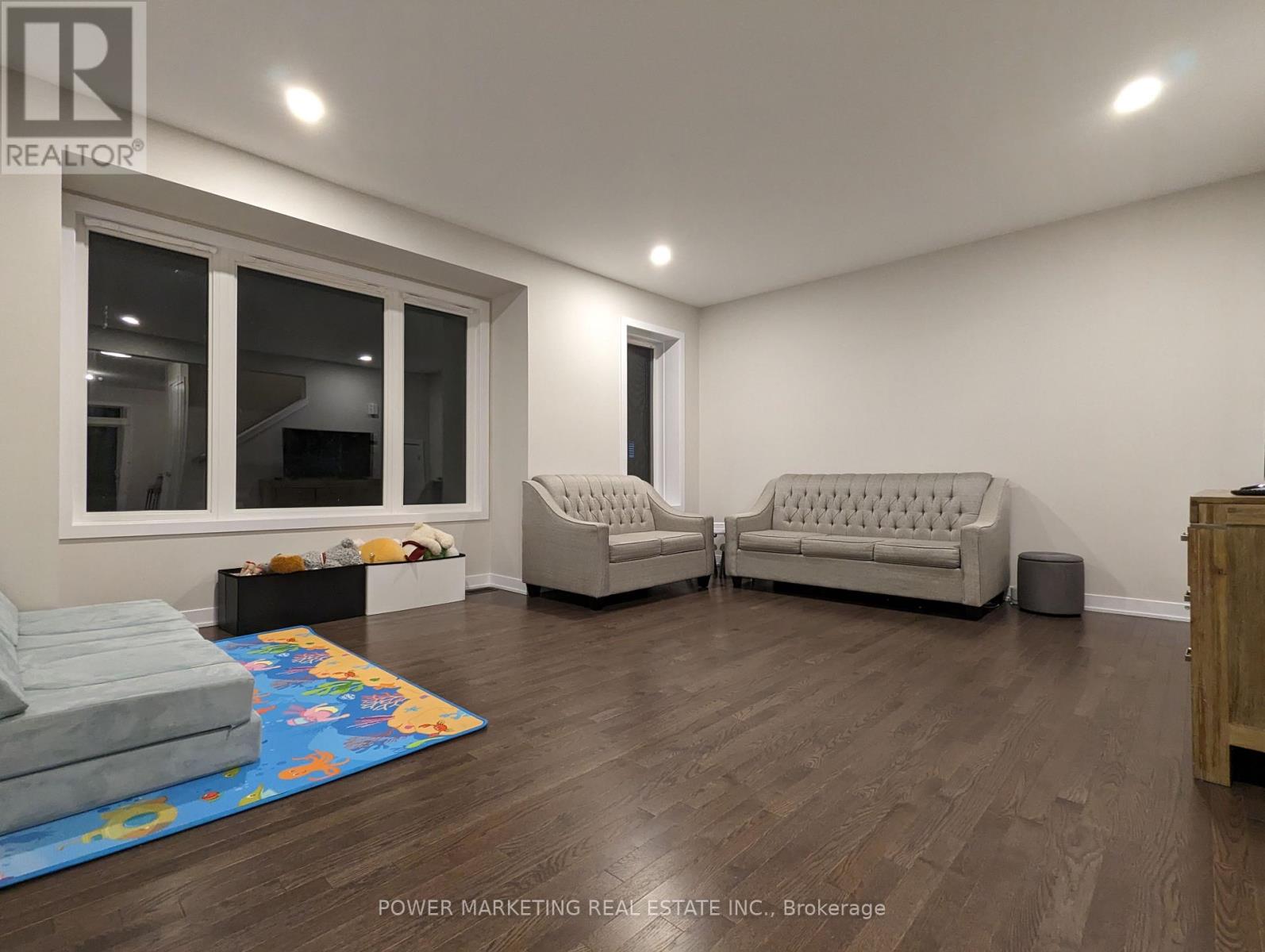 346 Falsetto Street, Ottawa, Ontario  K1W 0S6 - Photo 14 - X12146512