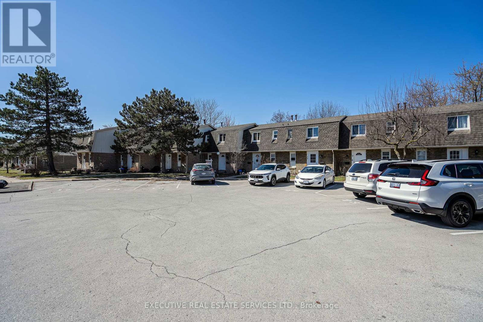 18 - 131 Rockwood Avenue, St. Catharines, Ontario  L2P 3K4 - Photo 2 - X12146461