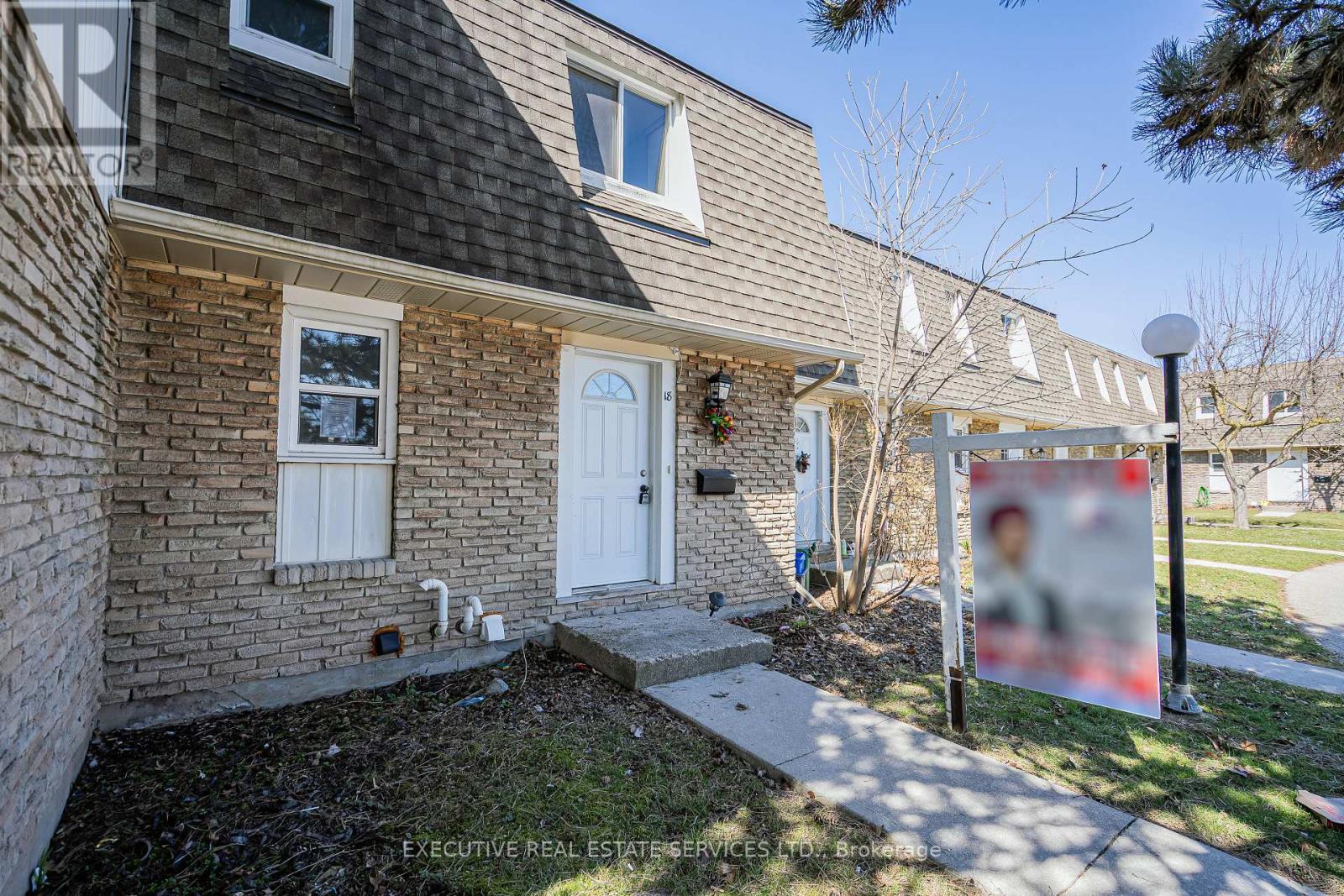 18 - 131 Rockwood Avenue, St. Catharines, Ontario  L2P 3K4 - Photo 5 - X12146461