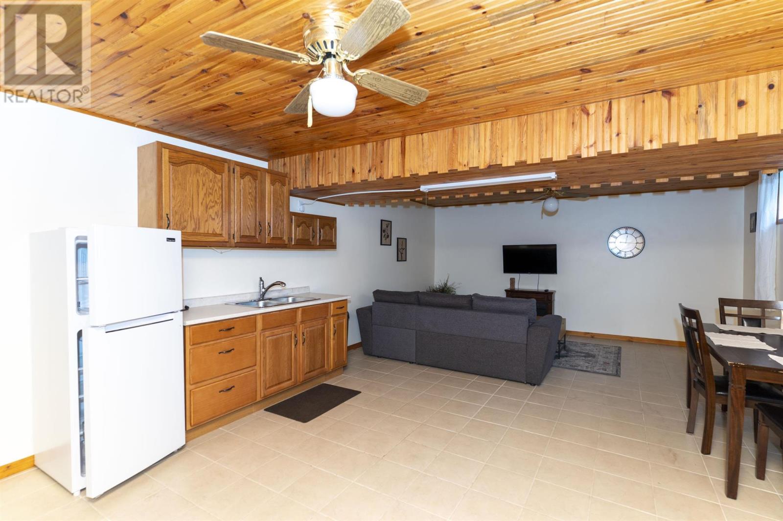 3294 Morgan Ave, Thunder Bay, Ontario  P7E 6L1 - Photo 28 - TB251161