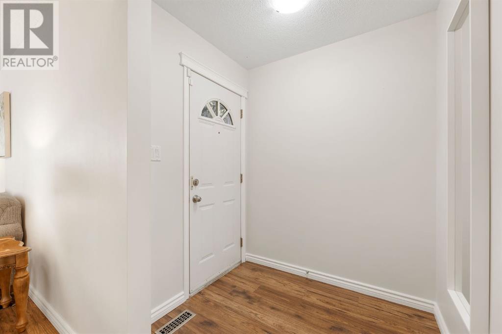 Property at 5112 48 Street NW image 5