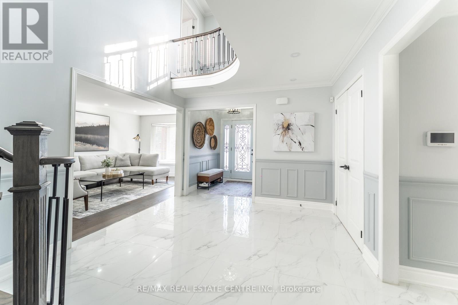 499 Aberdeen Avenue, Vaughan, Ontario  L4L 5J5 - Photo 8 - N12135857