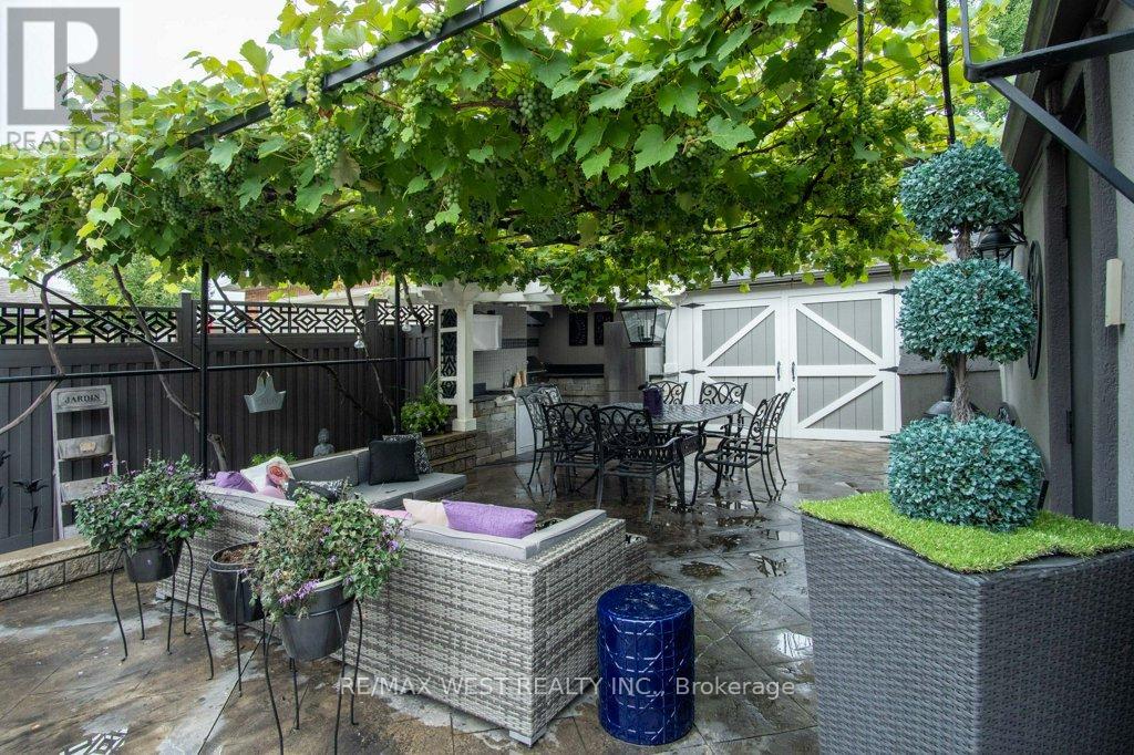 26 Brandon Avenue, Toronto, Ontario  M6H 2C9 - Photo 42 - W12145269