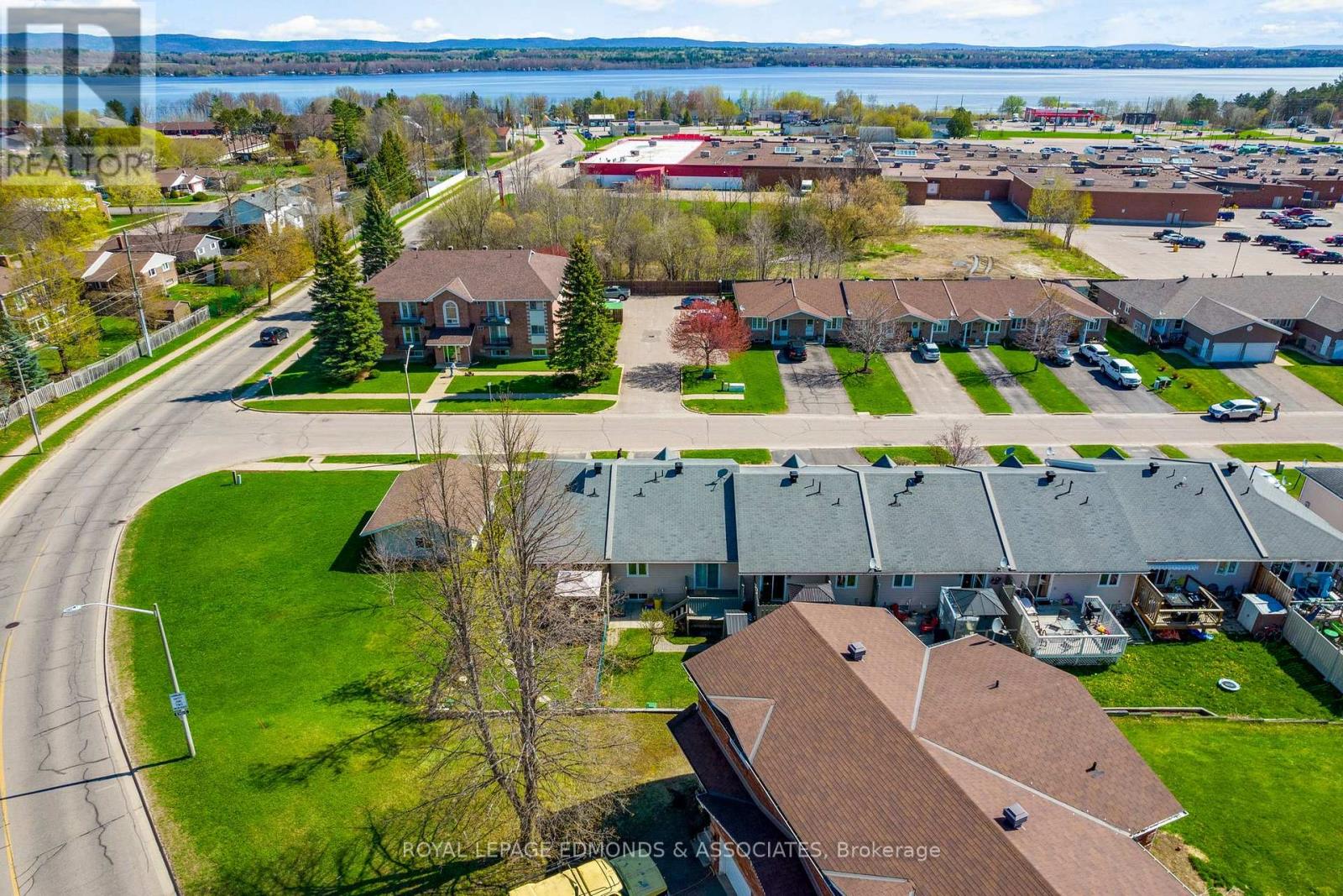 310 Matheson Drive, Pembroke, Ontario  K8A 8M2 - Photo 4 - X12141498