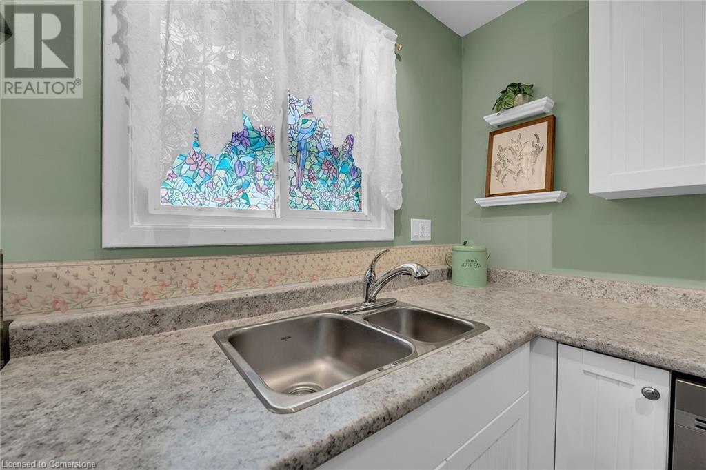 221 East 24th Street, Hamilton, Ontario  L8V 2Y5 - Photo 11 - 40723327
