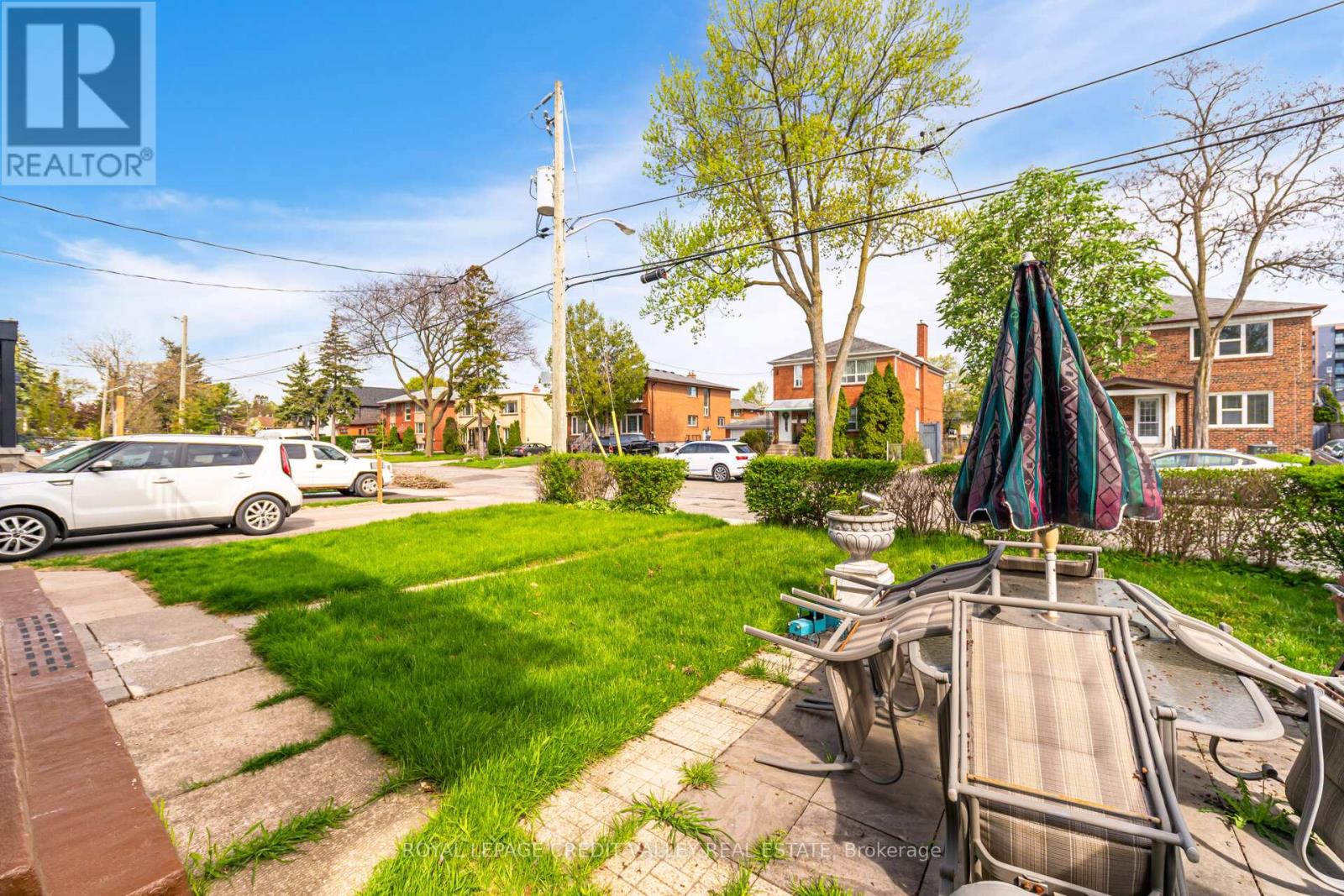 19 Roseland Drive, Toronto, Ontario  M8W 1Y3 - Photo 9 - W11942596