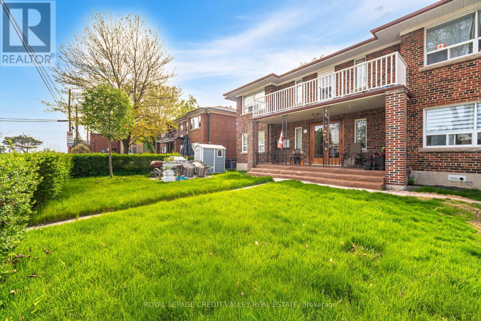 19 Roseland Drive, Toronto, Ontario  M8W 1Y3 - Photo 10 - W11942596
