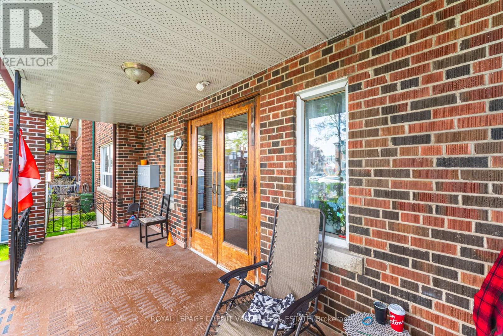 19 Roseland Drive, Toronto, Ontario  M8W 1Y3 - Photo 6 - W11942596