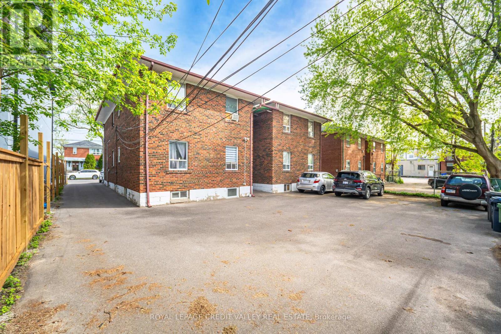19 Roseland Drive, Toronto, Ontario  M8W 1Y3 - Photo 14 - W11942596