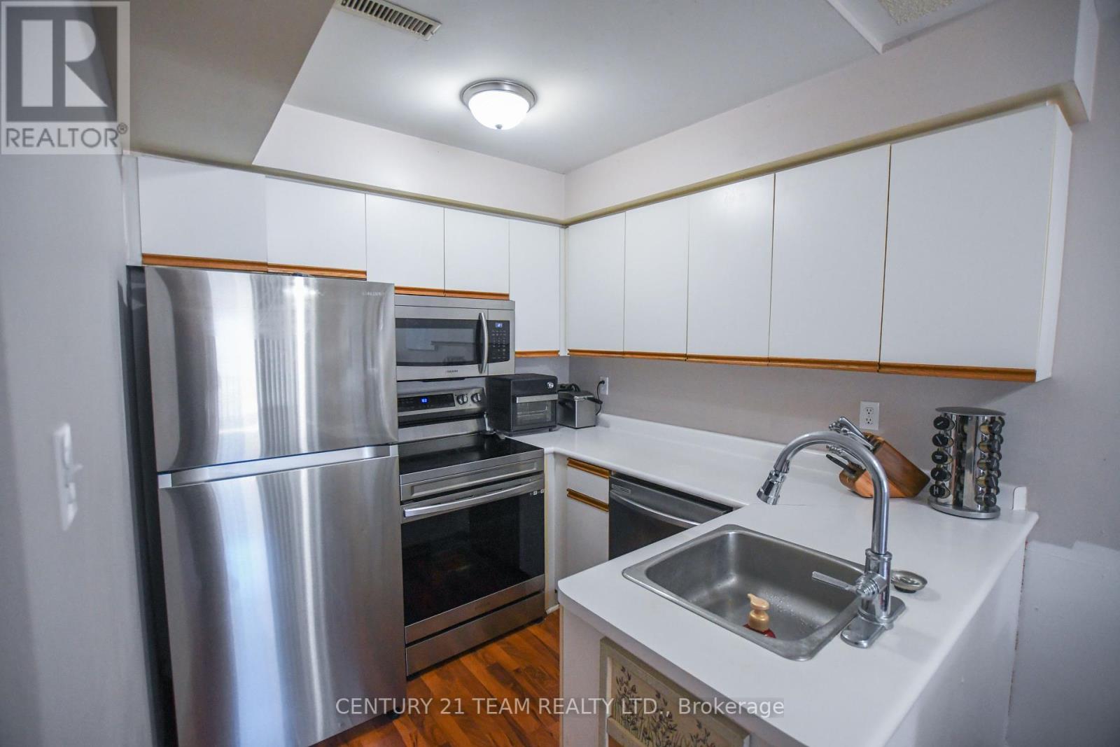 10a Wylie Circle, Halton Hills, Ontario  L7G 5M1 - Photo 8 - W12146435