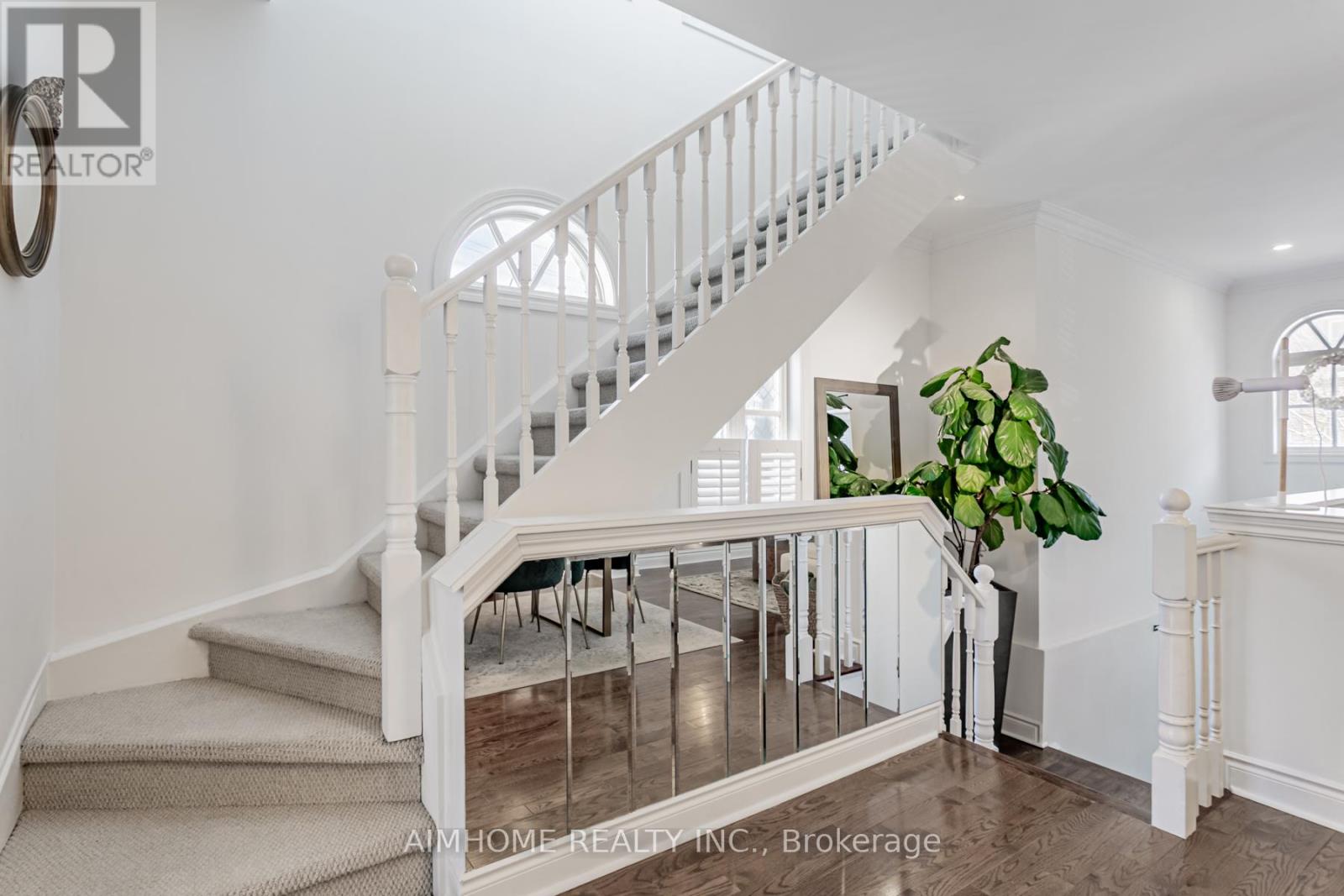 2 Brownstone Lane, Toronto, Ontario  M8X 2Z6 - Photo 16 - W12146475