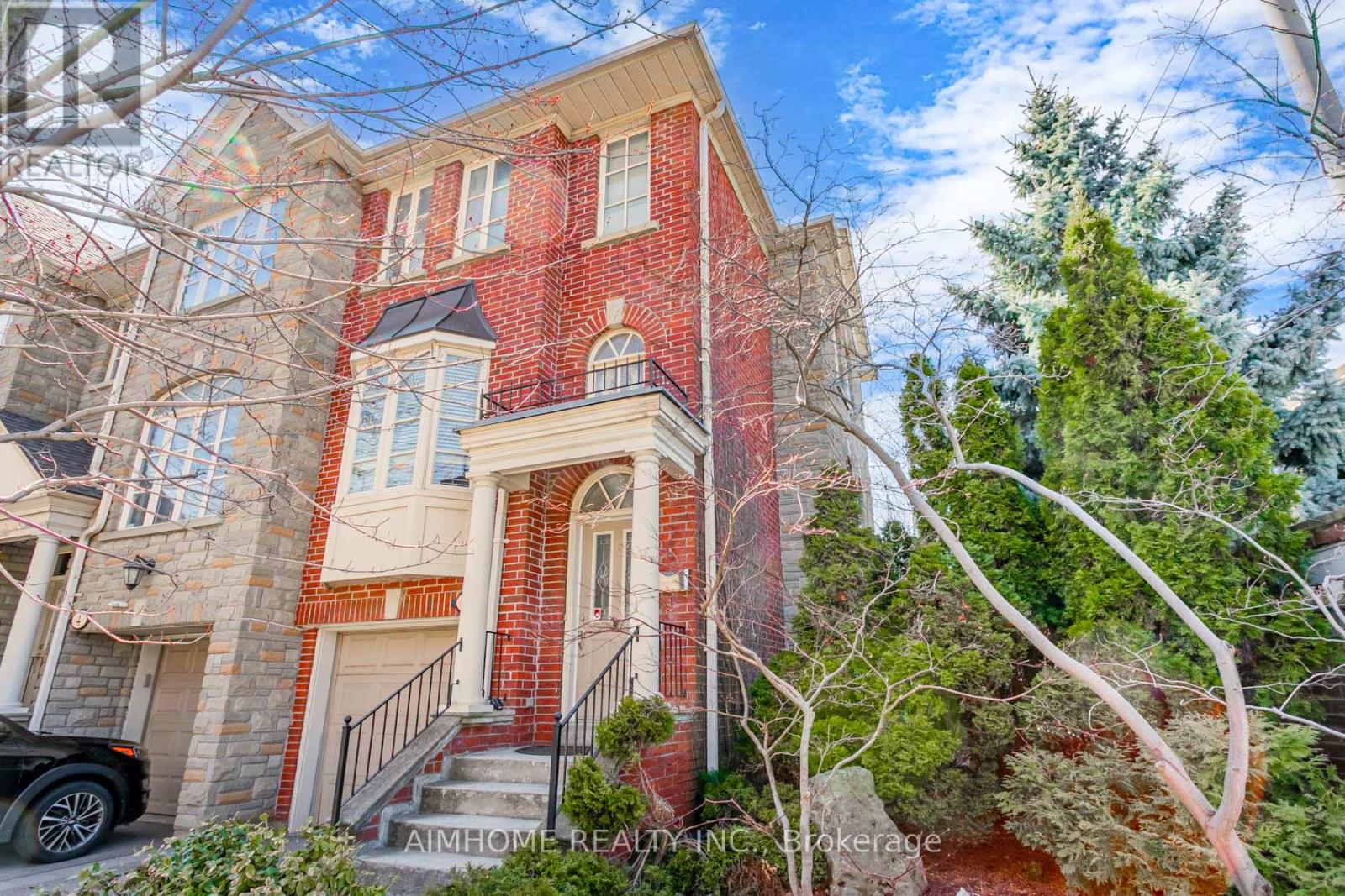 2 Brownstone Lane, Toronto, Ontario  M8X 2Z6 - Photo 2 - W12146475
