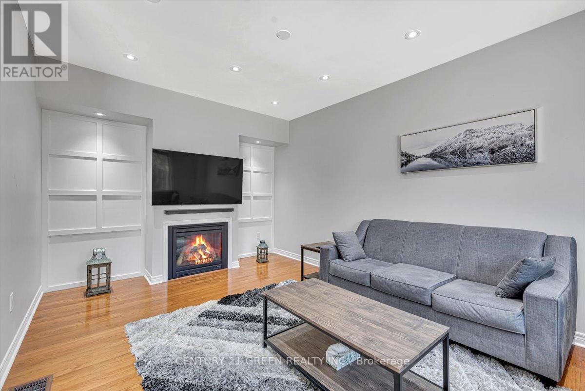 7 Accent Circle, Brampton, Ontario  L7A 0L2 - Photo 10 - W12146565