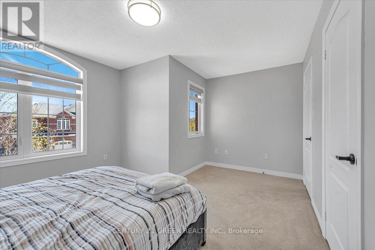 7 Accent Circle, Brampton, Ontario  L7A 0L2 - Photo 21 - W12146565
