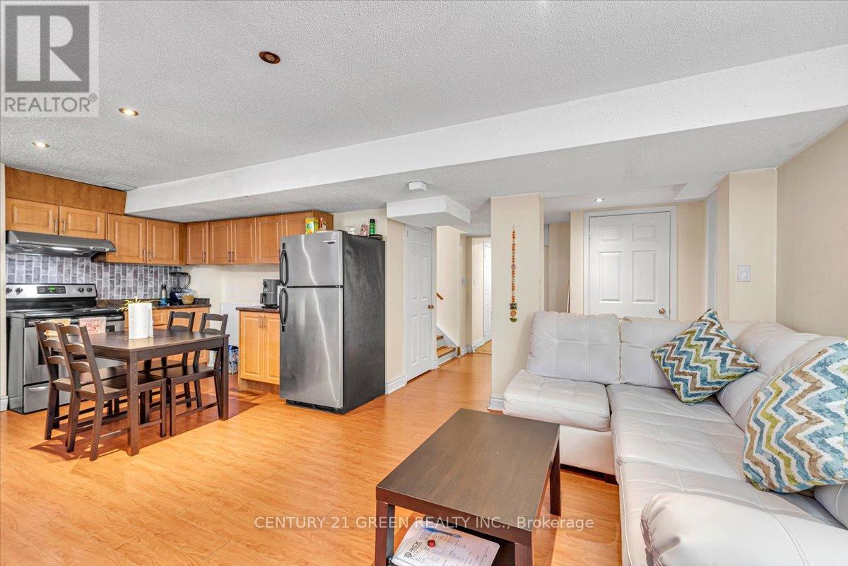 7 Accent Circle, Brampton, Ontario  L7A 0L2 - Photo 31 - W12146565