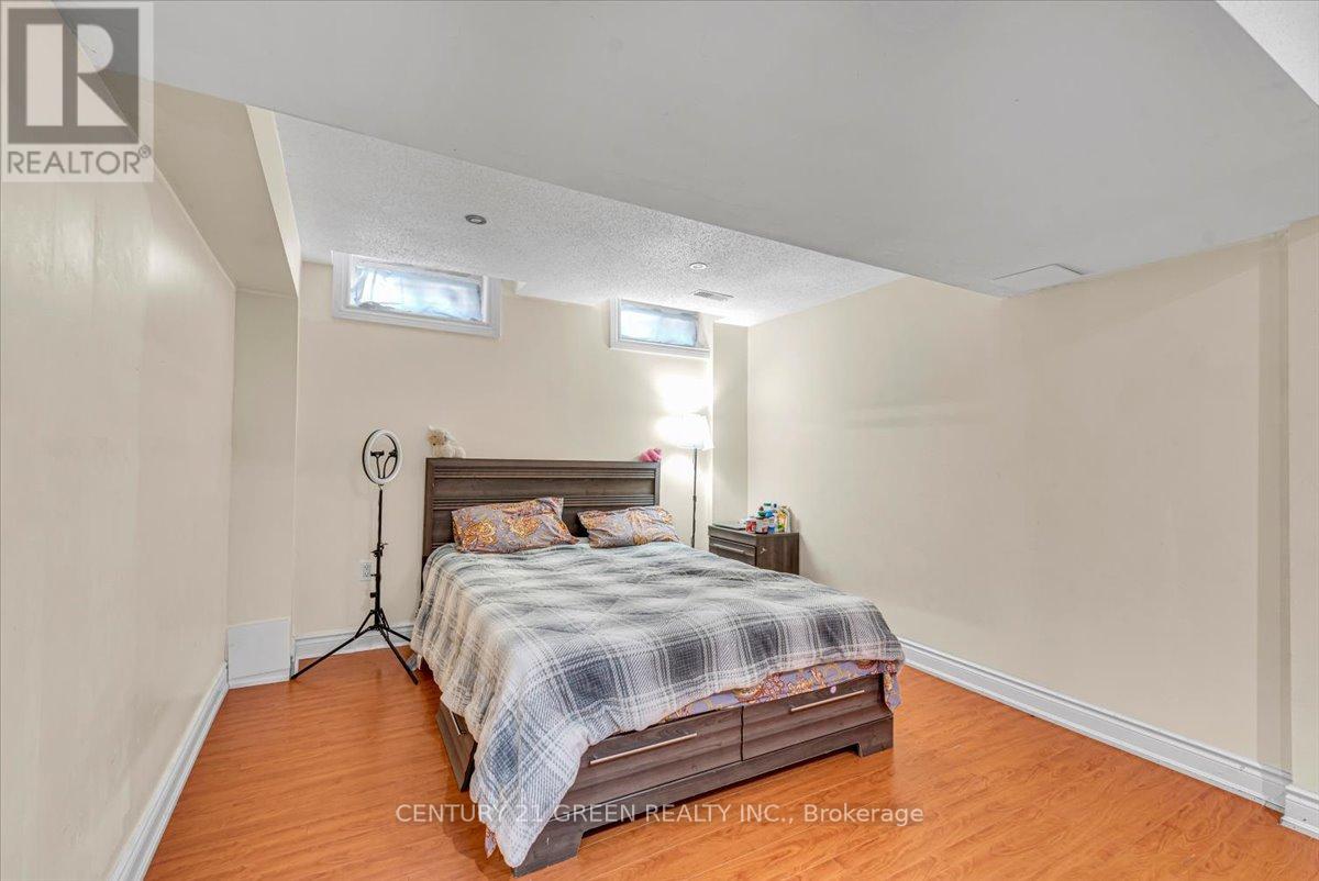 7 Accent Circle, Brampton, Ontario  L7A 0L2 - Photo 33 - W12146565