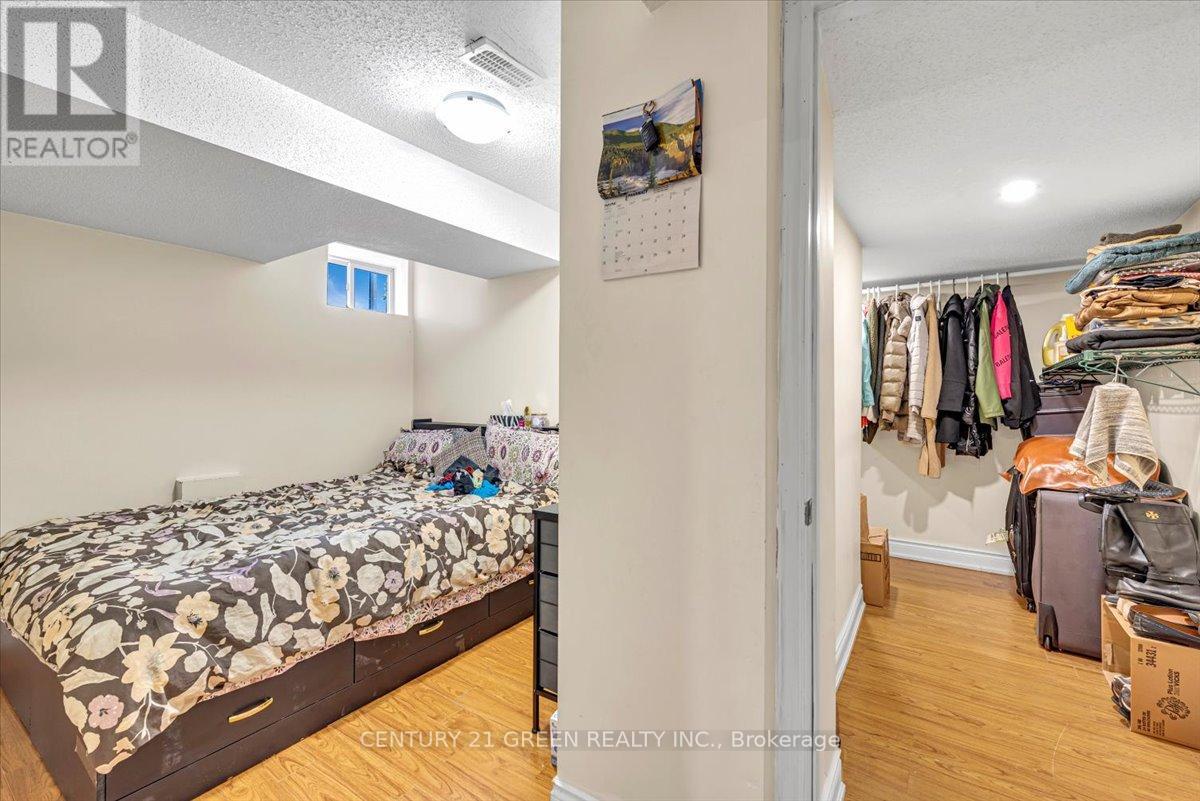 7 Accent Circle, Brampton, Ontario  L7A 0L2 - Photo 36 - W12146565
