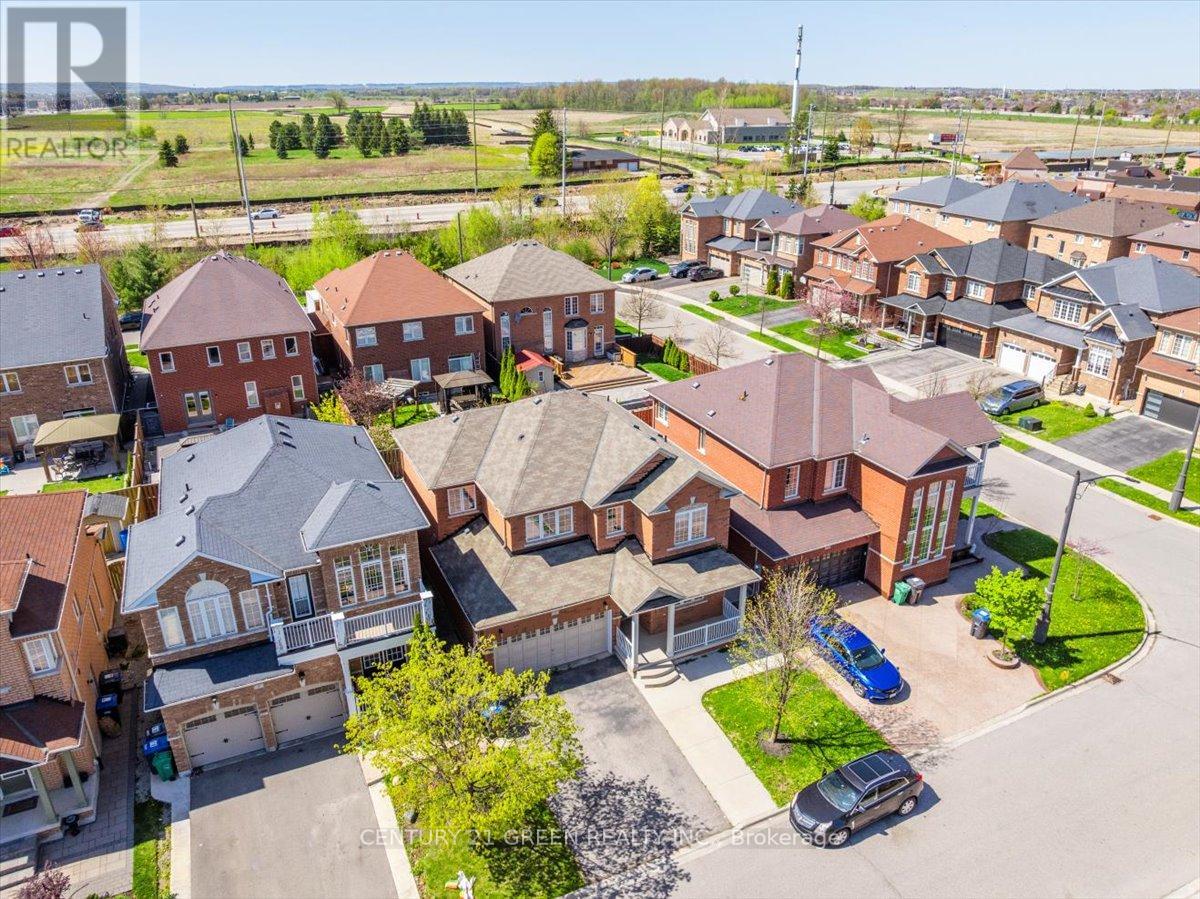 7 Accent Circle, Brampton, Ontario  L7A 0L2 - Photo 45 - W12146565