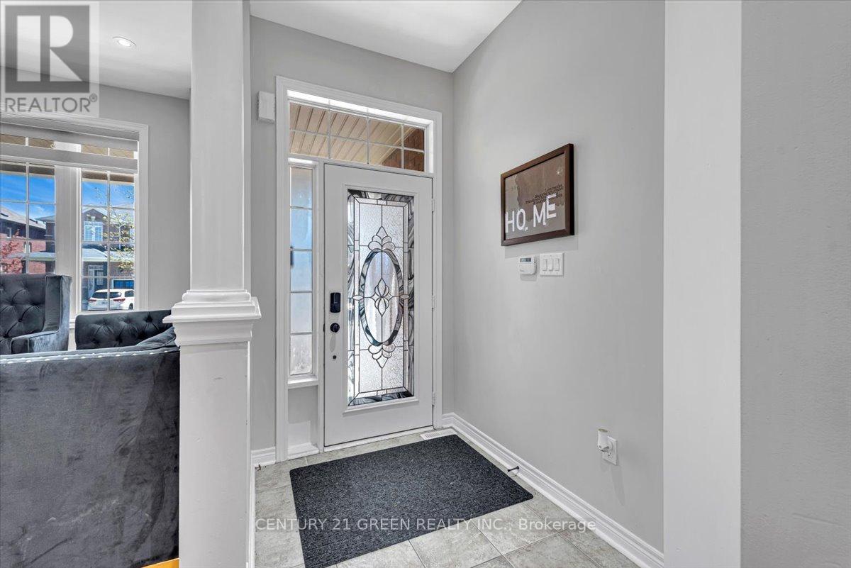 7 Accent Circle, Brampton, Ontario  L7A 0L2 - Photo 5 - W12146565