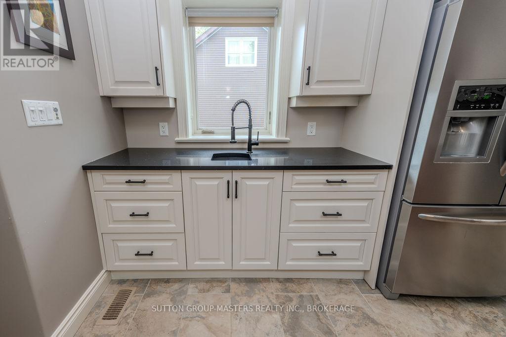 8 Spring Street, Westport, Ontario  K0G 1X0 - Photo 12 - X12146607