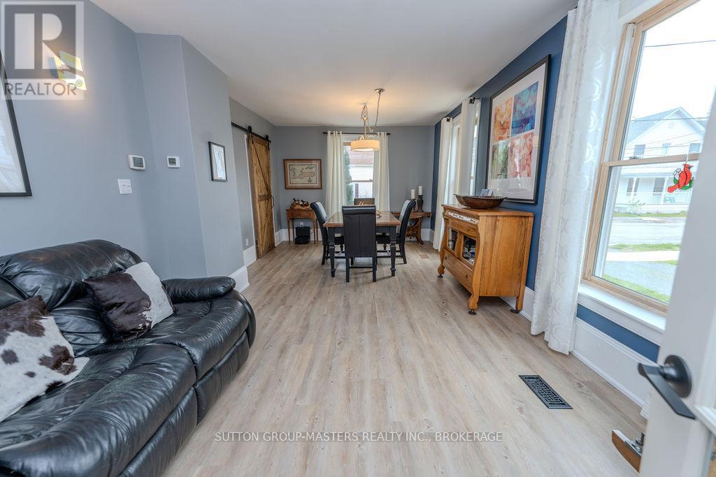 8 Spring Street, Westport, Ontario  K0G 1X0 - Photo 17 - X12146607