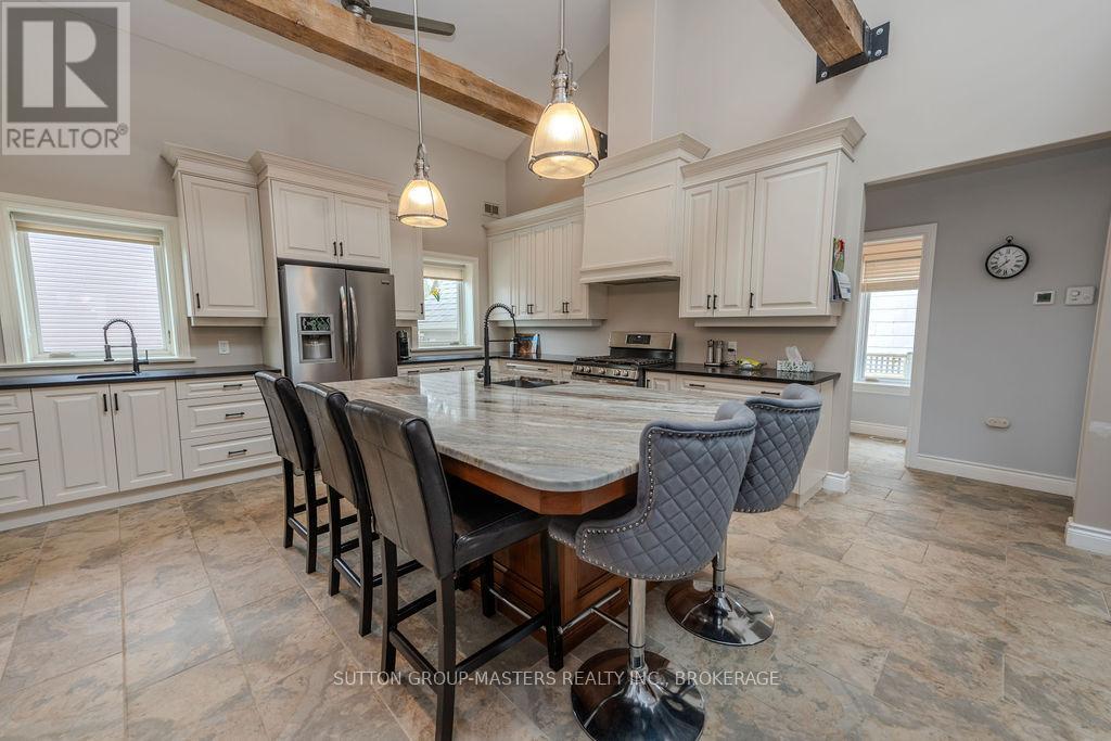 8 Spring Street, Westport, Ontario  K0G 1X0 - Photo 9 - X12146607