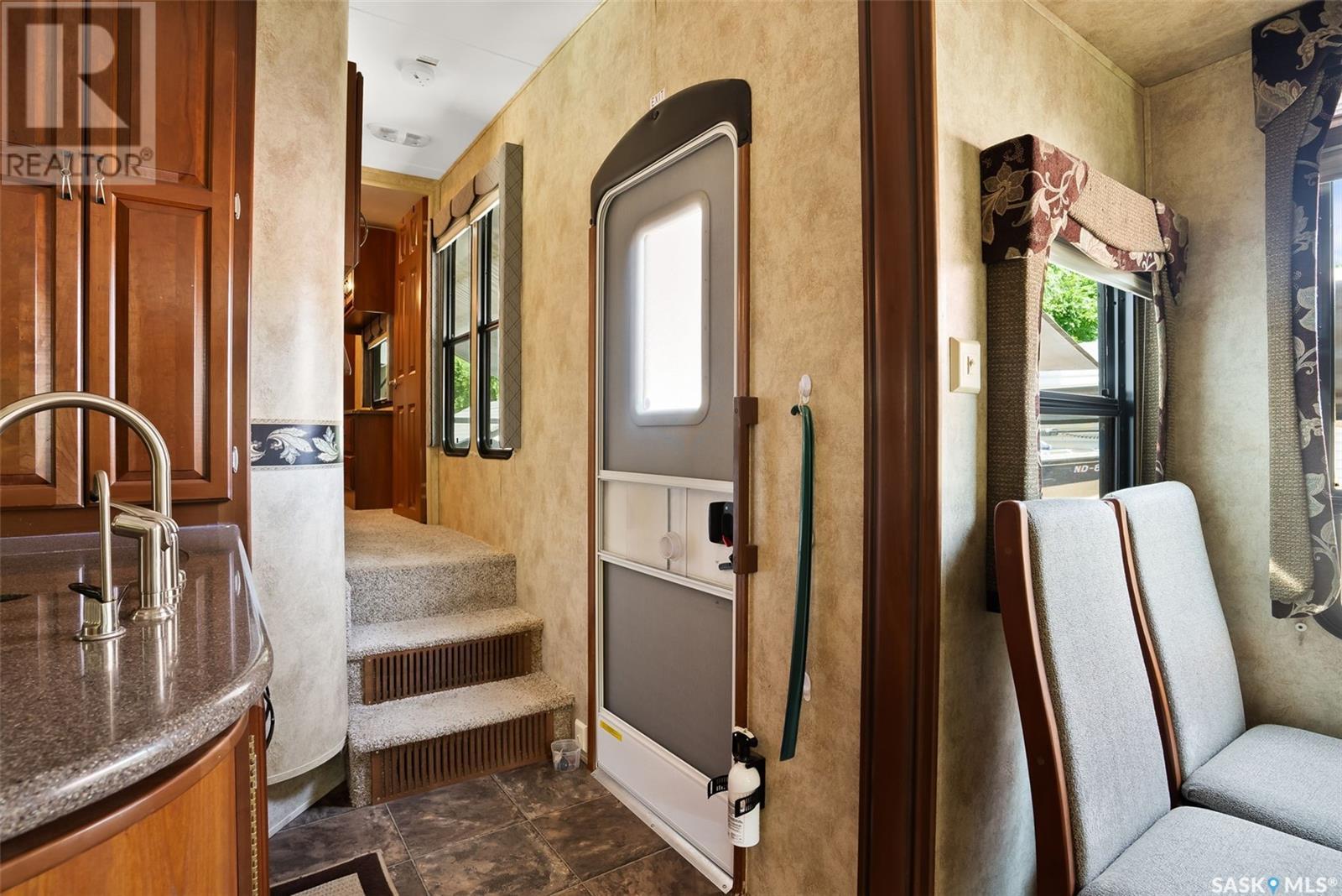 Property at 365 Metz AVENUE image 2