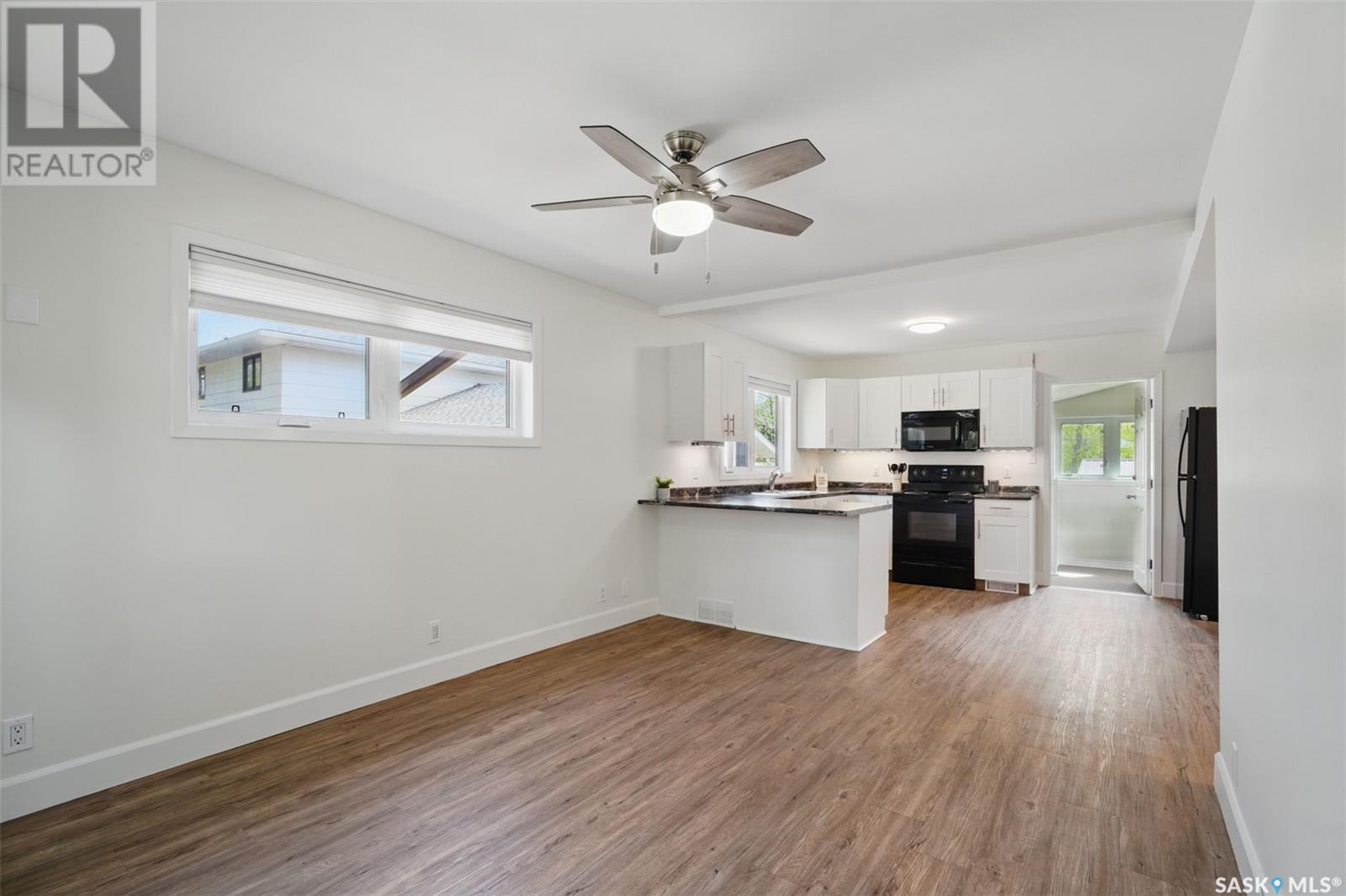 Property at 730 6th STREET E image 4