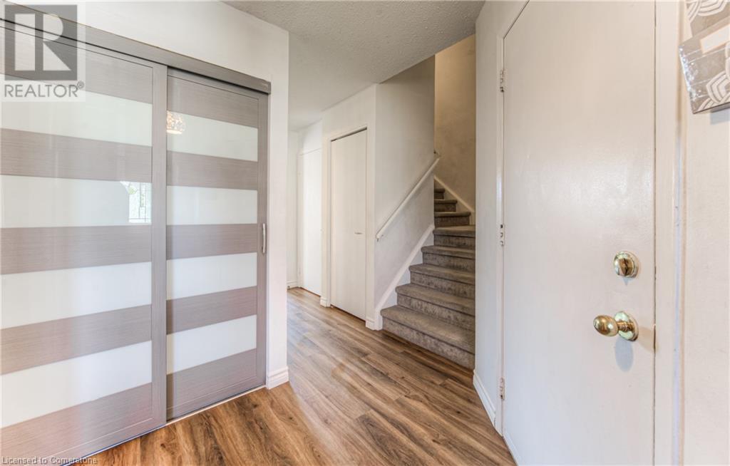 Property at 375 KINGSCOURT Drive Unit# 21 image 5