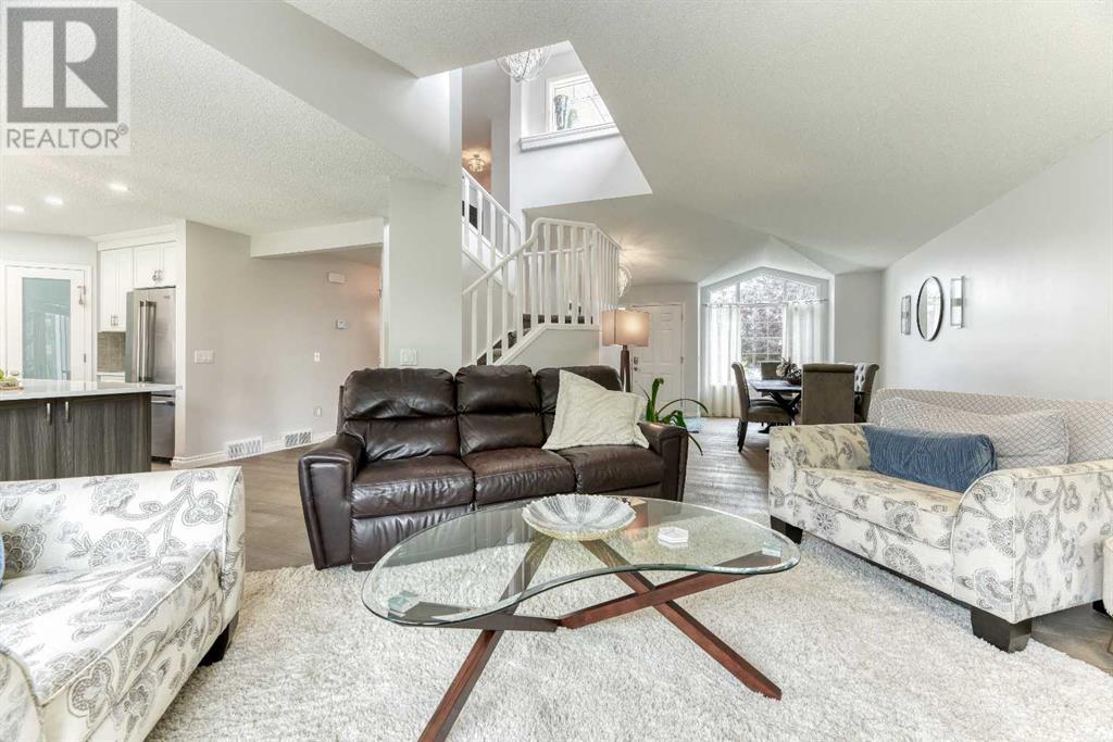 81 Gleneagles Close, Cochrane, Alberta  T4C 1N7 - Photo 12 - A2209251