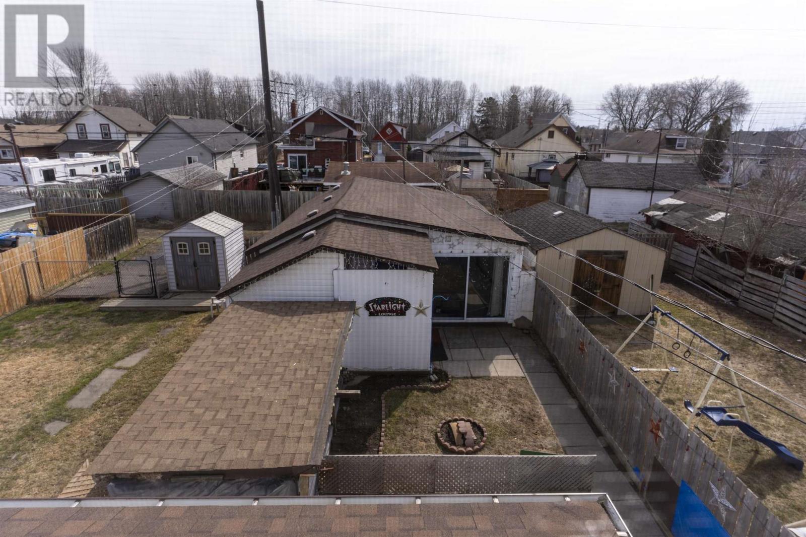 1012 Alexandra St, Thunder Bay, Ontario  P7C 3G5 - Photo 2 - TB250998