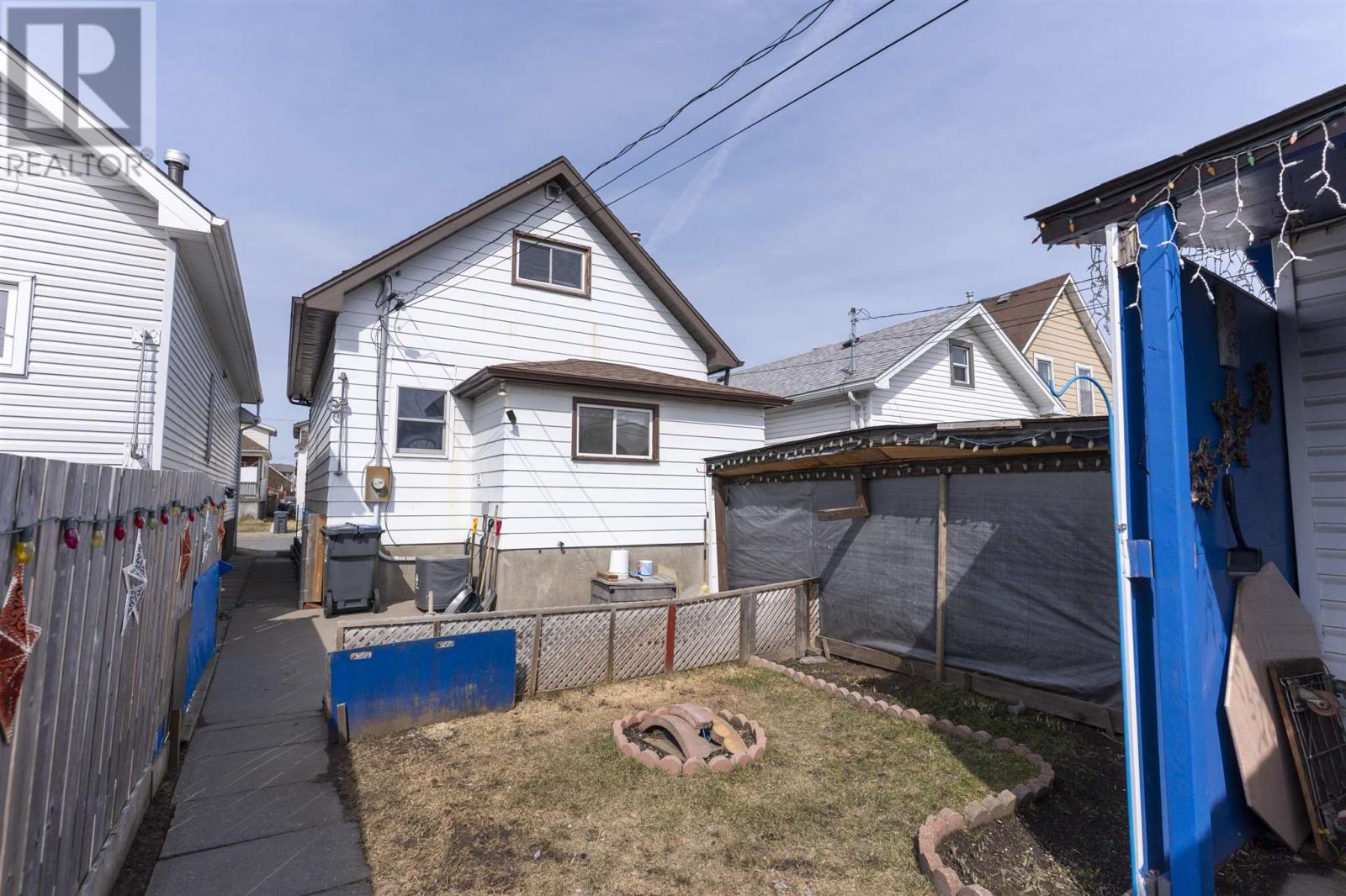 Property at 1012 ALEXANDRA ST image 3