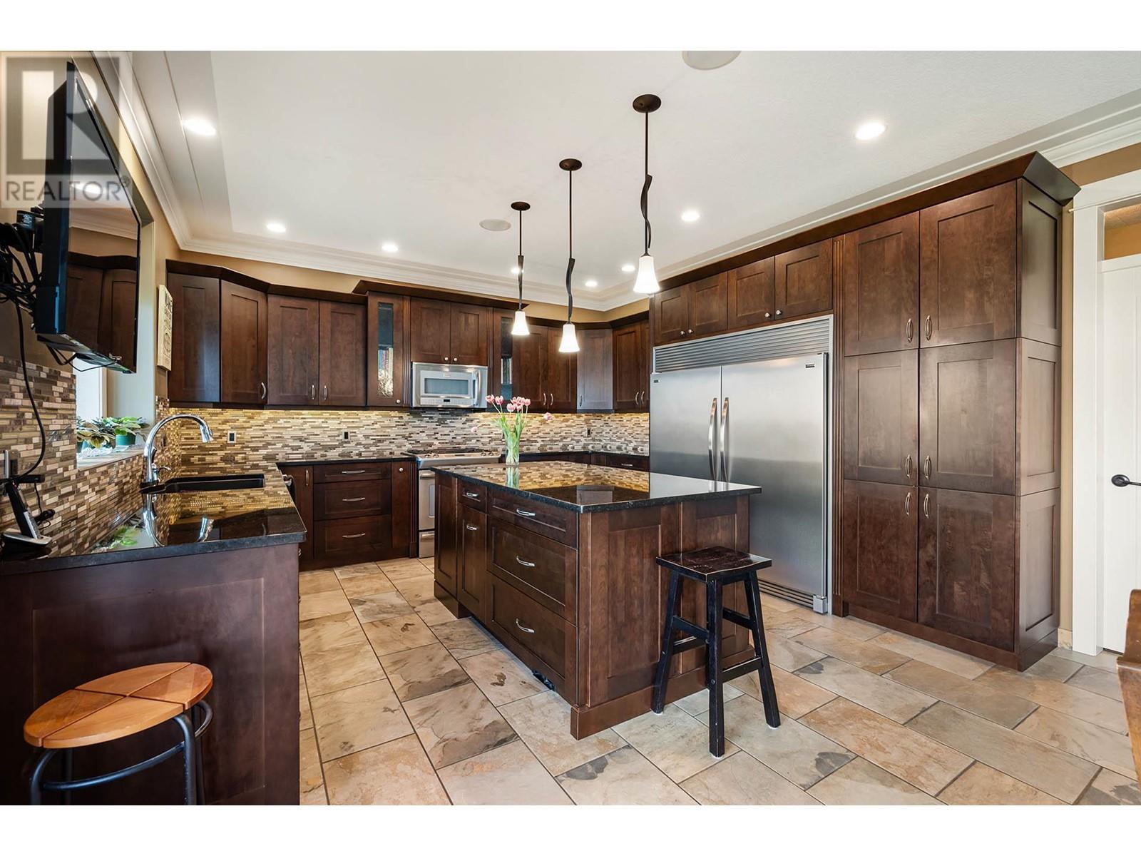 341 FERNIE Place, Kamloops, BC V2C6S4