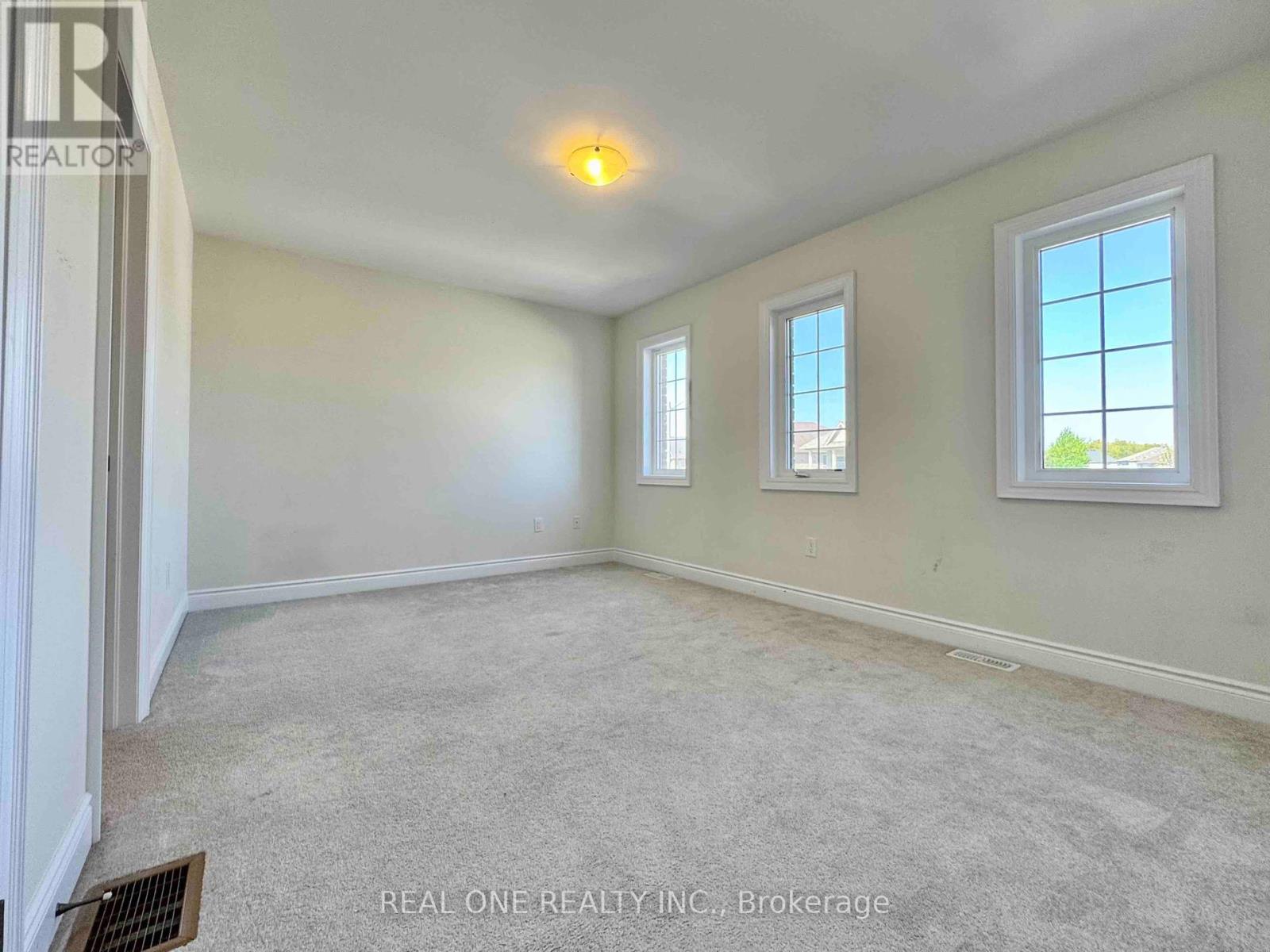 7570 Goldenrod Trail, Niagara Falls, Ontario  L2H 0K5 - Photo 42 - X12146499