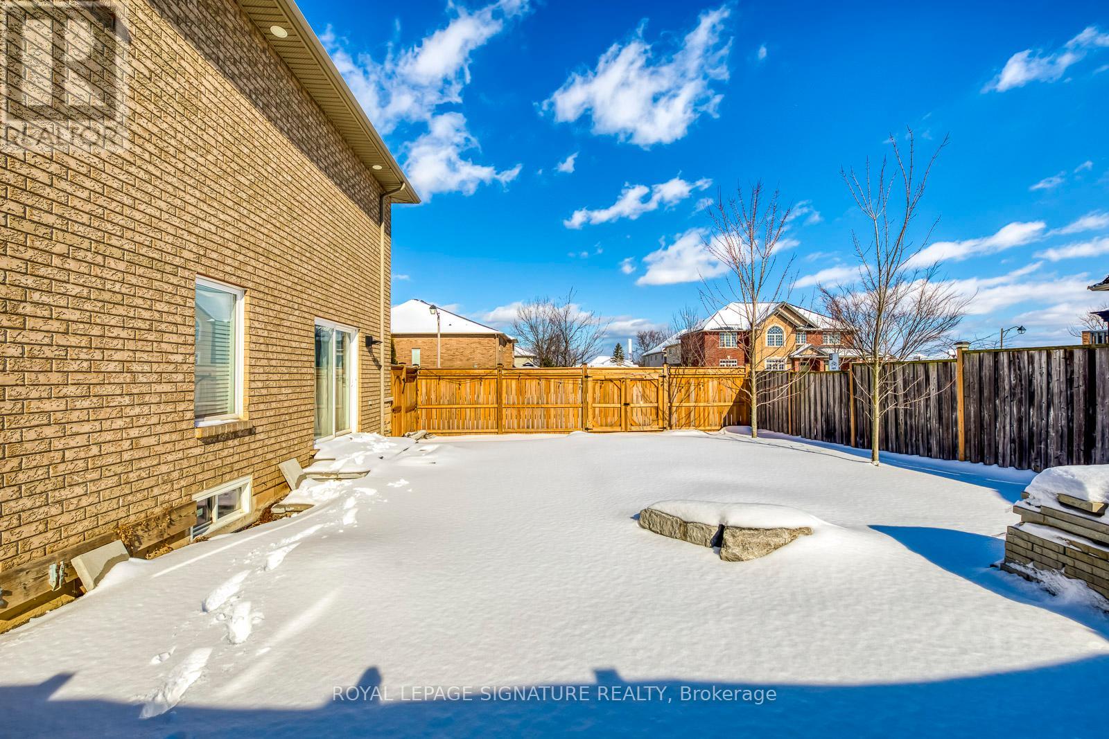 15 Pinehill Drive, Hamilton, Ontario  L0R 1P0 - Photo 35 - X12146549